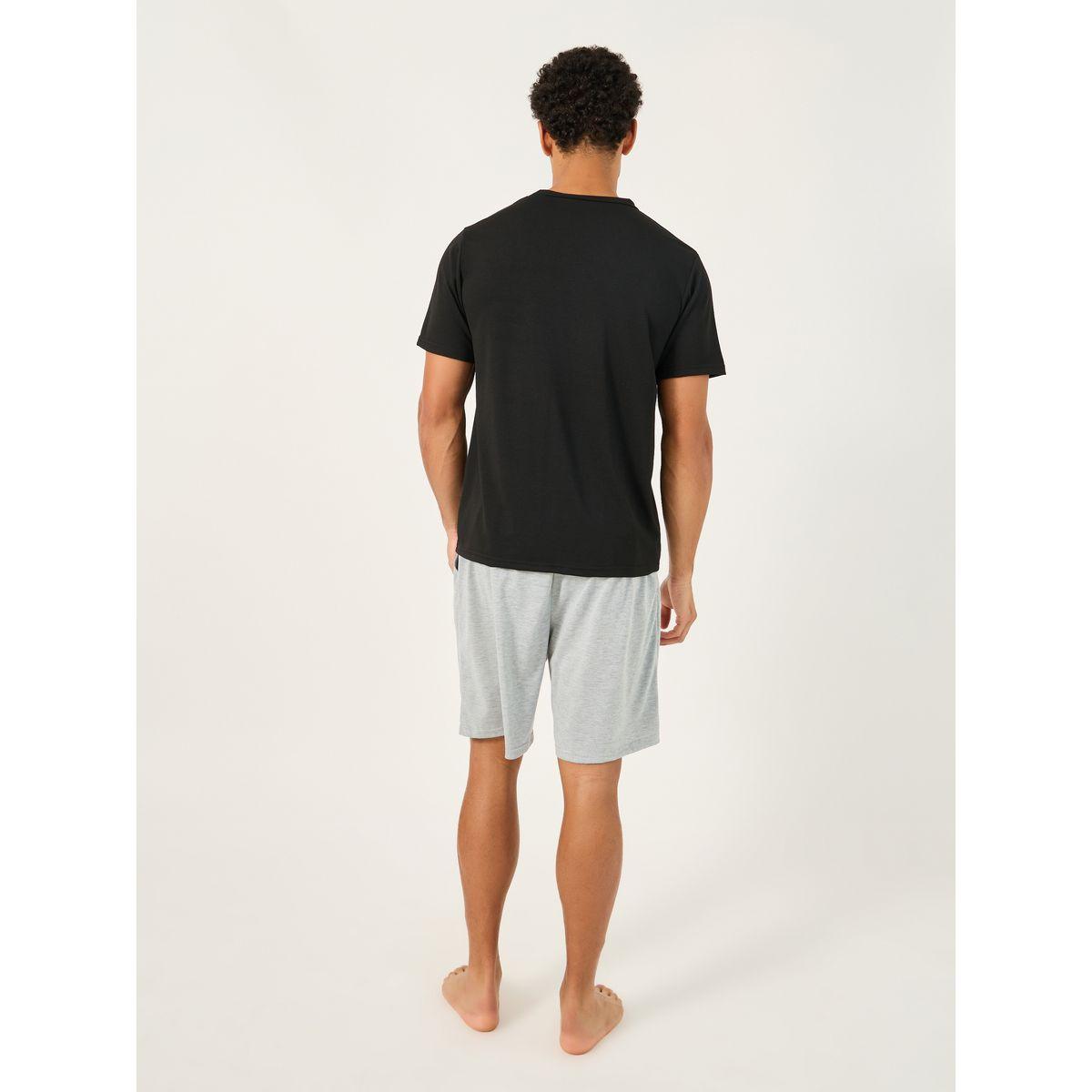 طقم من شورت وتيشيرت بطبعة جرافيك-men-clothing-nightwear-pyjamaandshorts-image-5
