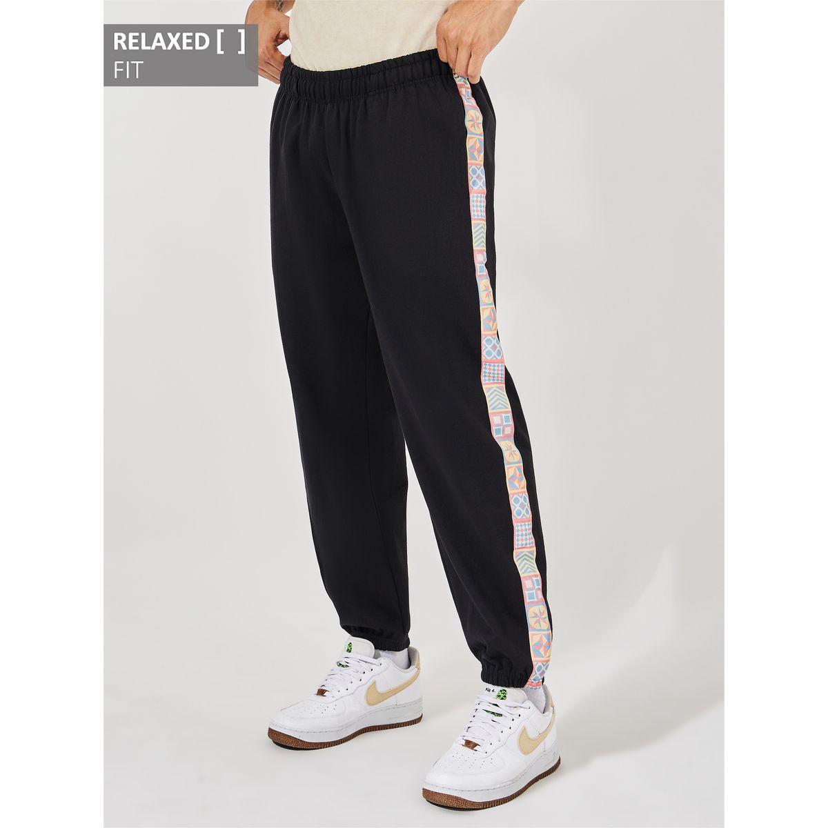 جوغر بشريط جانبي مطبع مع قصة مريحة-men-clothing-bottoms-joggers-image-1