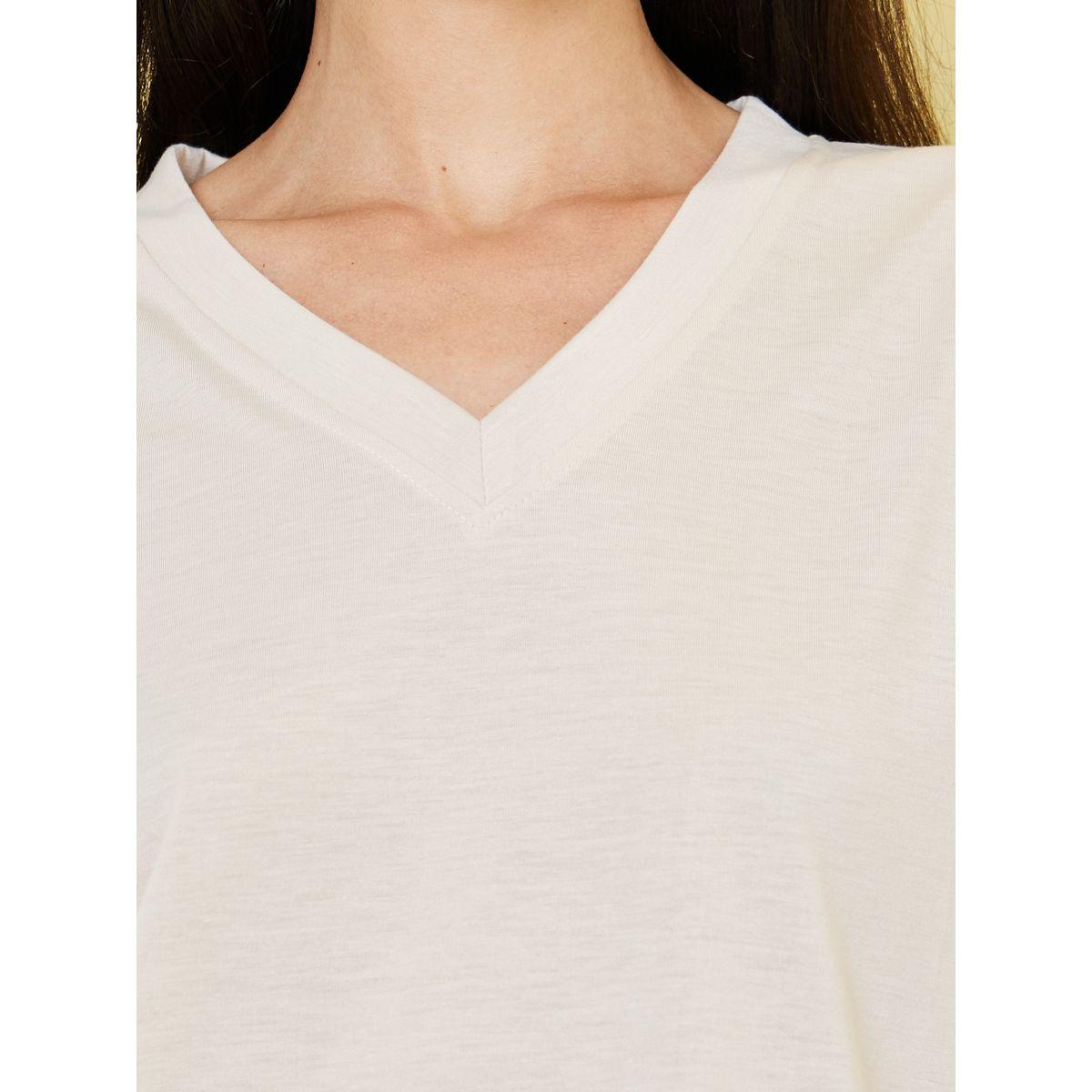 Styli Unwind Solid V Neck T-shirt and Floral Print Pyjama Set-women-clothing-nightwear-pyjamas-longsets-image-4