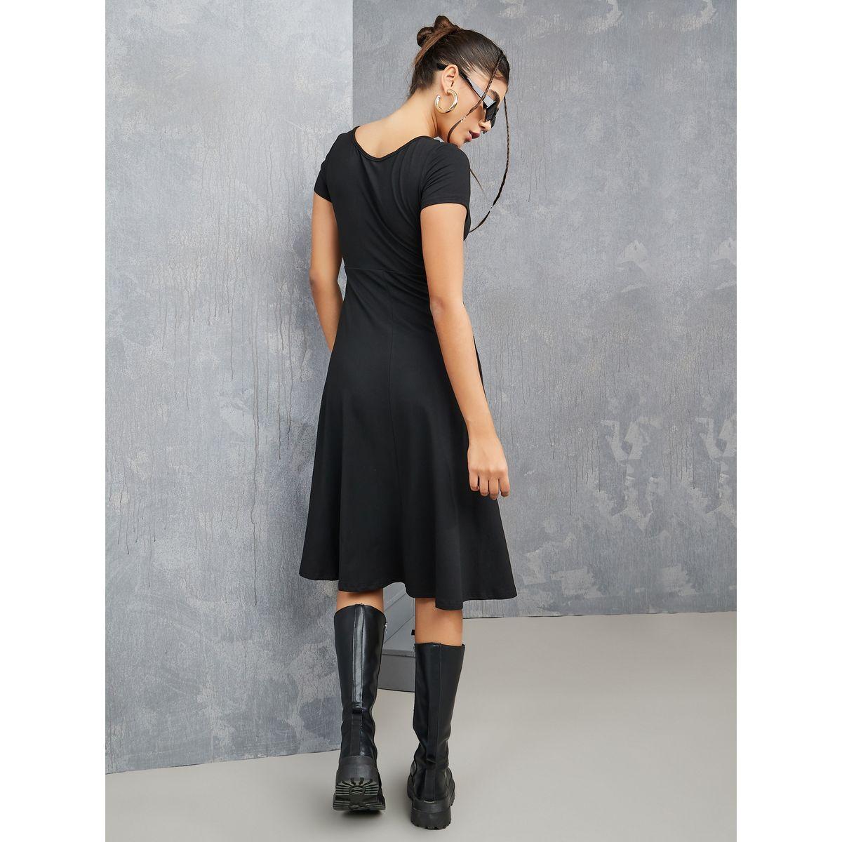 Styli Short Sleeves Round Neck Solid Knee Length Dress-women-clothing-dresses-image-4