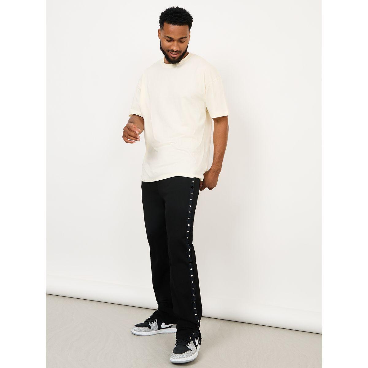 جينز دنيم مزين بحليات معدن-men-clothing-bottoms-jeans-image-2