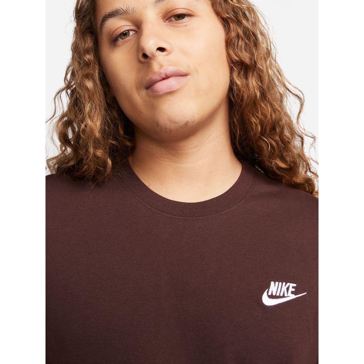 Nike Sportswear Club T-Shirt-men-clothing-sportswearandactivewear-tshirtsandpolos-image-3