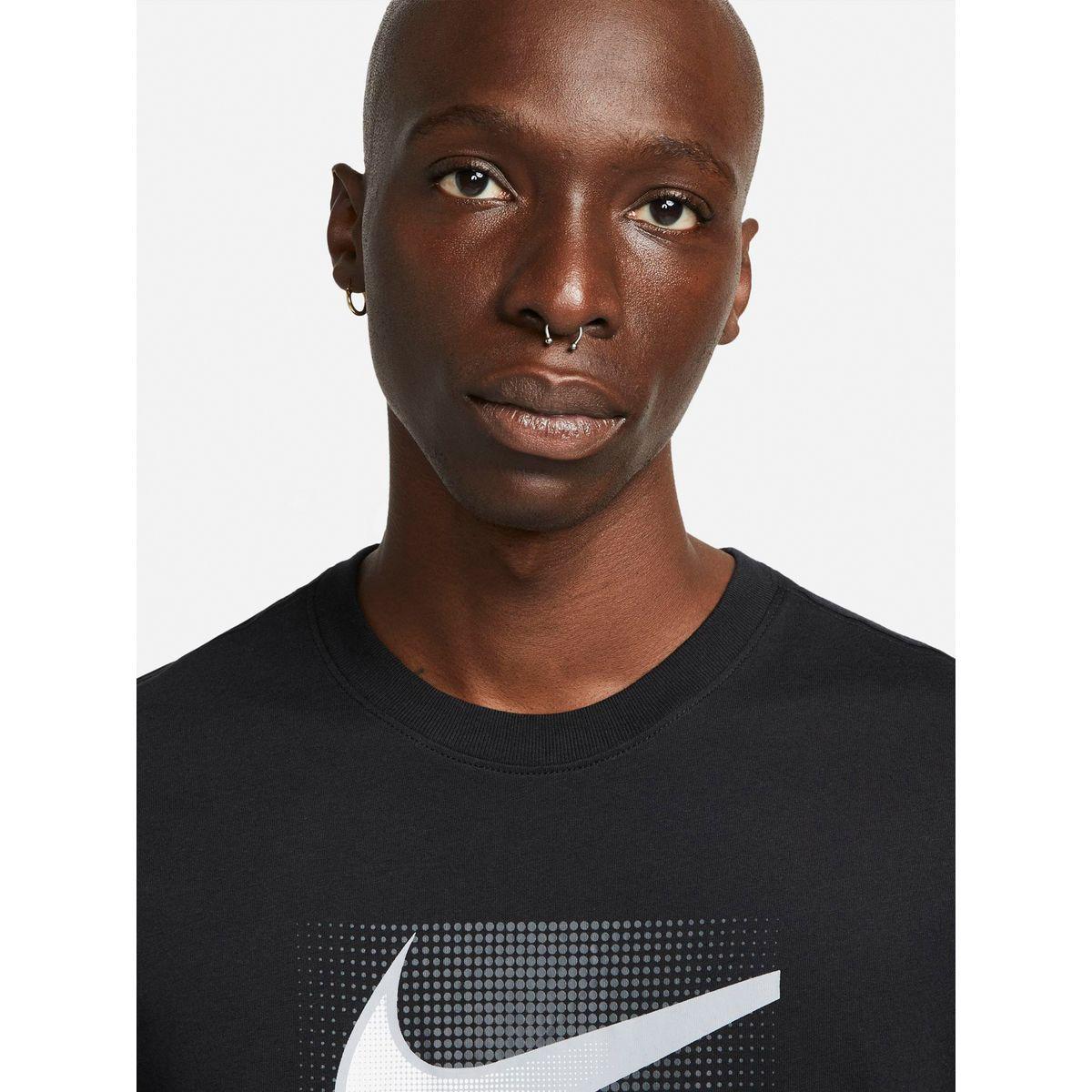 تيشيرت مطبع بشعار الماركة-men-clothing-sportswearandactivewear-tshirtsandpolos-image-3