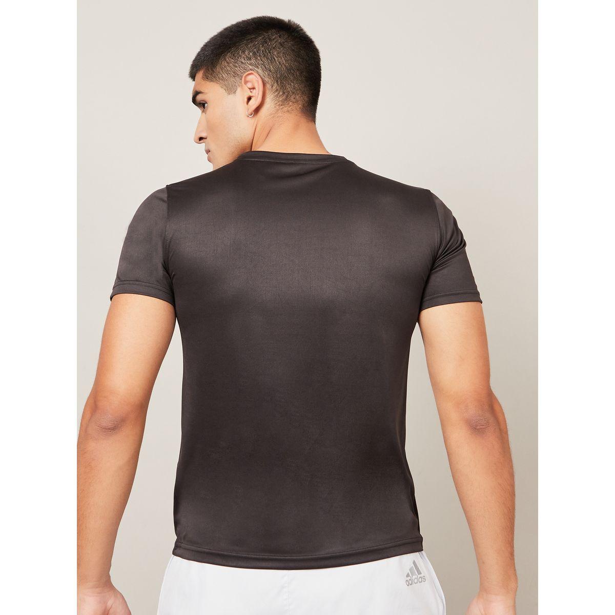 تيشيرت رياضي بشعار عاكس-men-clothing-sportswearandactivewear-tshirtsandpolos-image-4