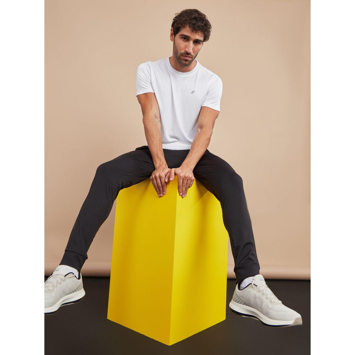 بنطال رياضي بأساور مكبلة-men-clothing-sportswearandactivewear-bottoms-image-3