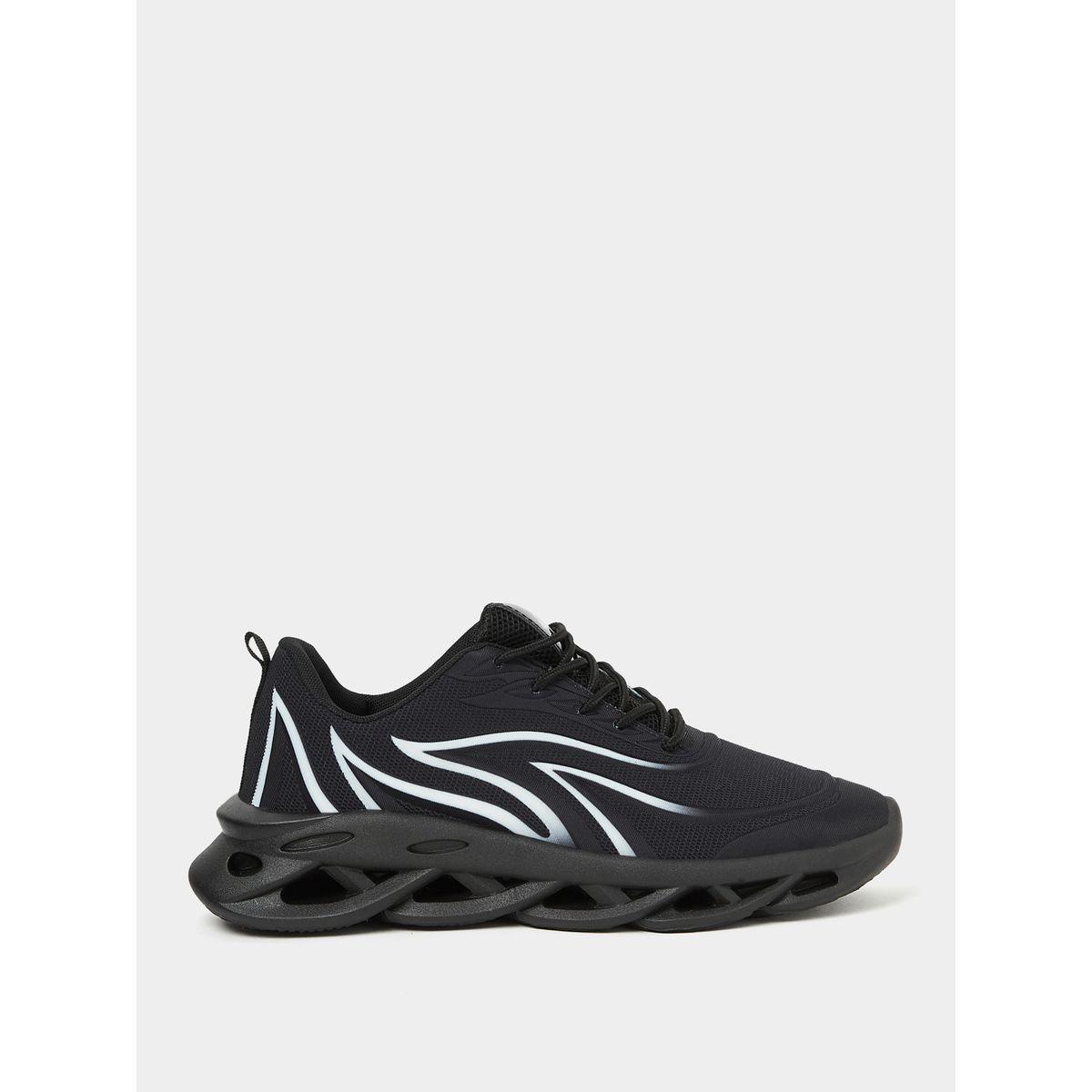 Styli Hollow Outsole Mesh Patterned Upper Sneakers-men-shoes-sneakers-image-1