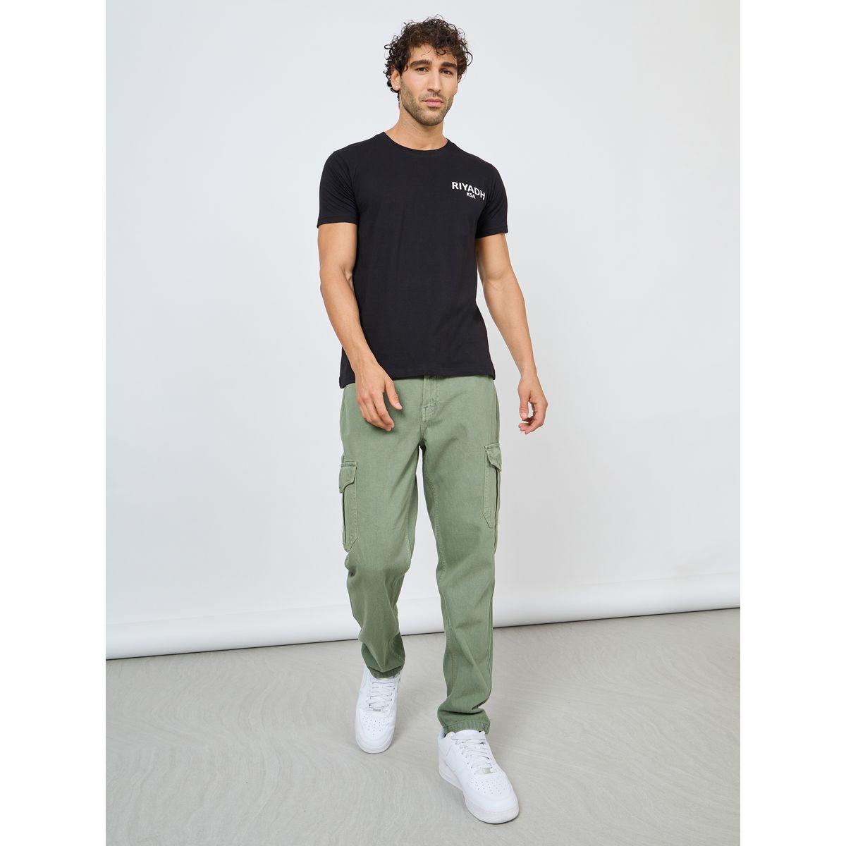 جينز بقصة مستقمية وجيوب كارجو-men-clothing-bottoms-jeans-image-2