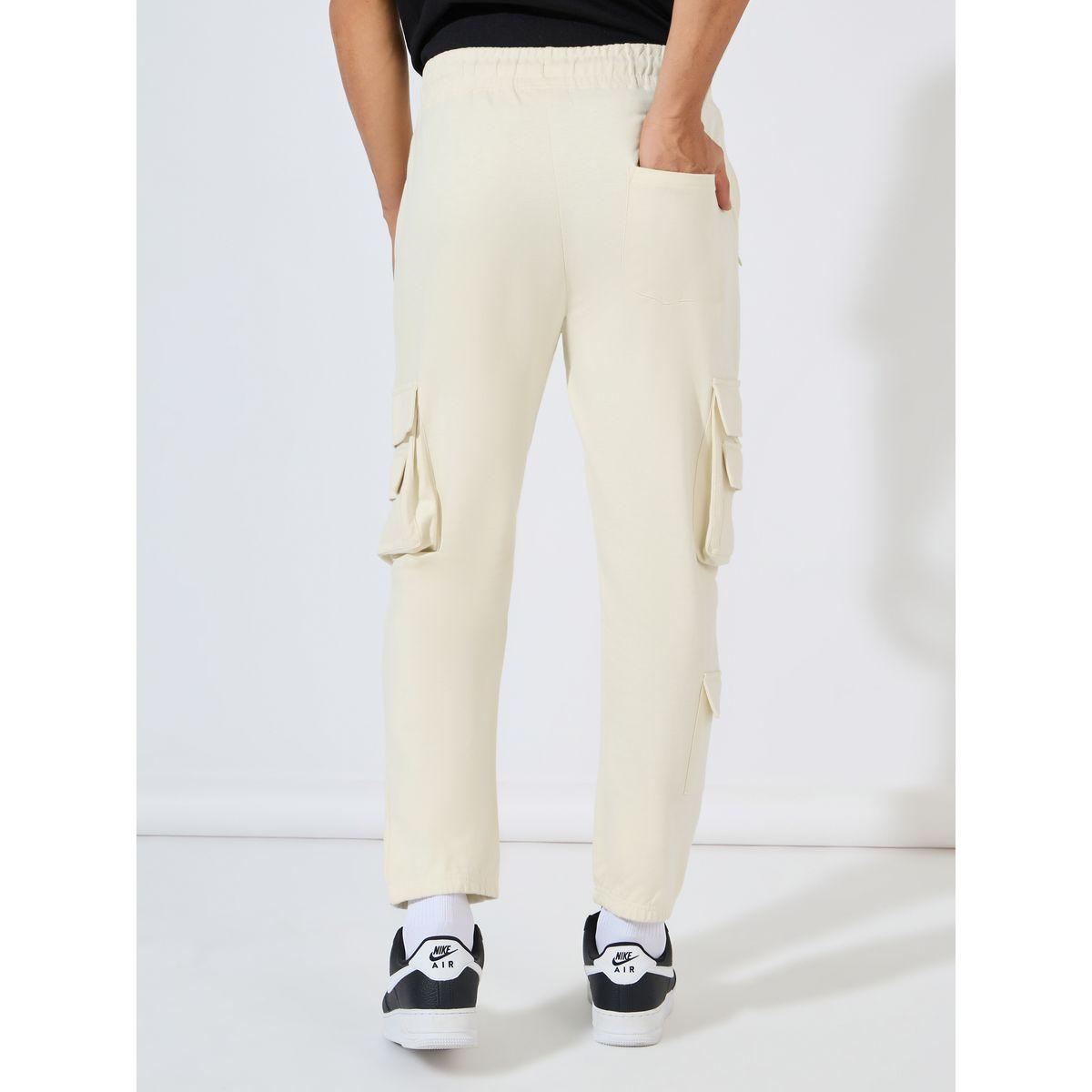 جوغر سادة بنمط كارجو وجيوب بسحَّاب غلق-men-clothing-bottoms-joggers-image-4