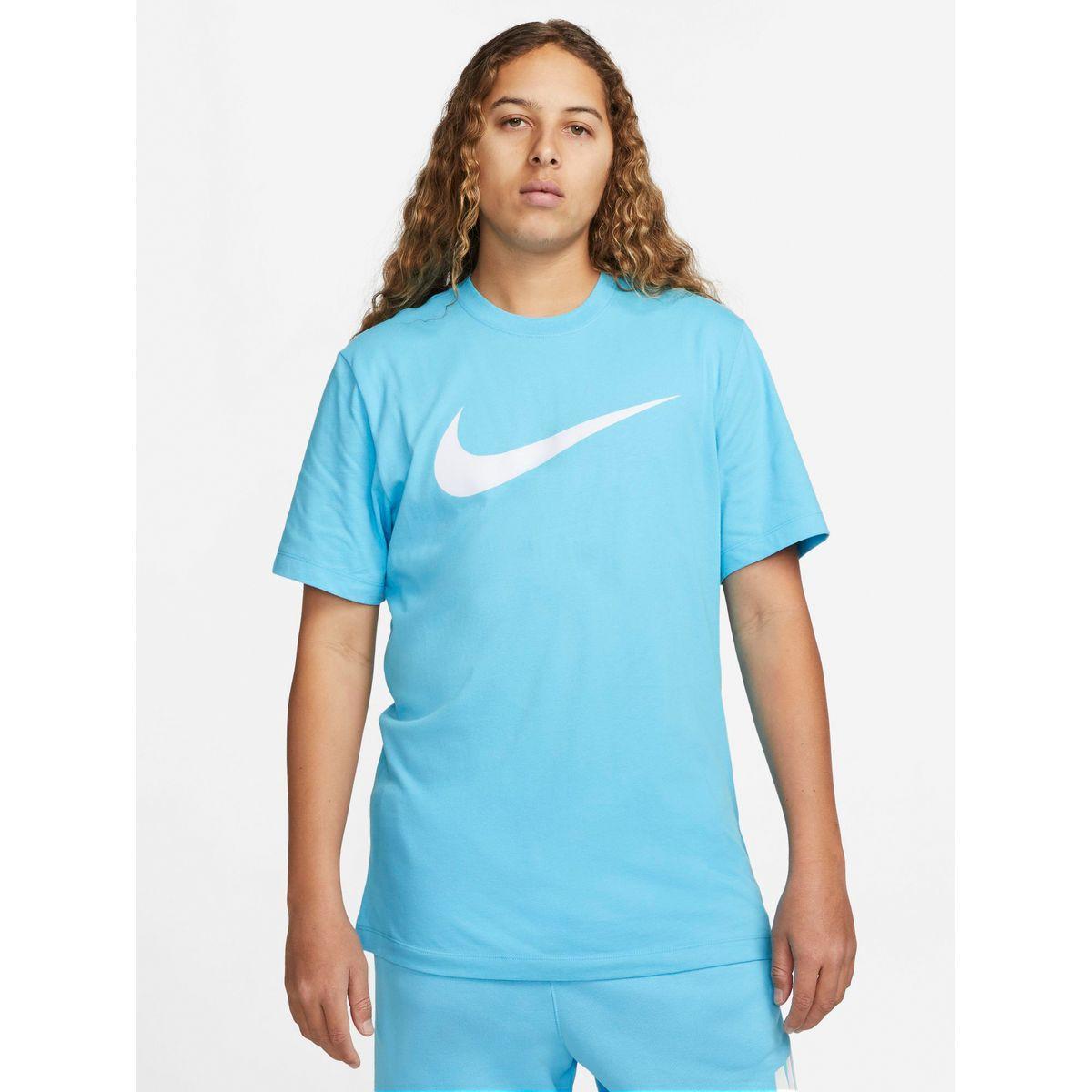 Buy Men s Nike Sportswear Swoosh T Shirt Online Centrepoint KSA