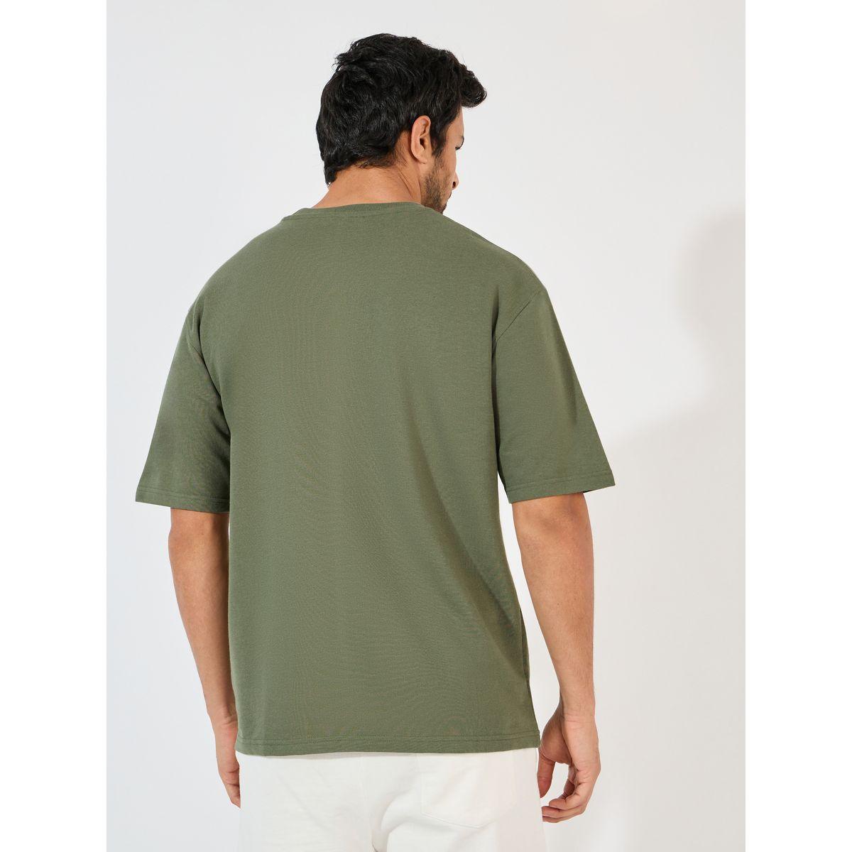 تيشيرت قطن تيري فضفاض بجيب مُرقع-men-clothing-tshirtsandpolos-tshirts-image-4