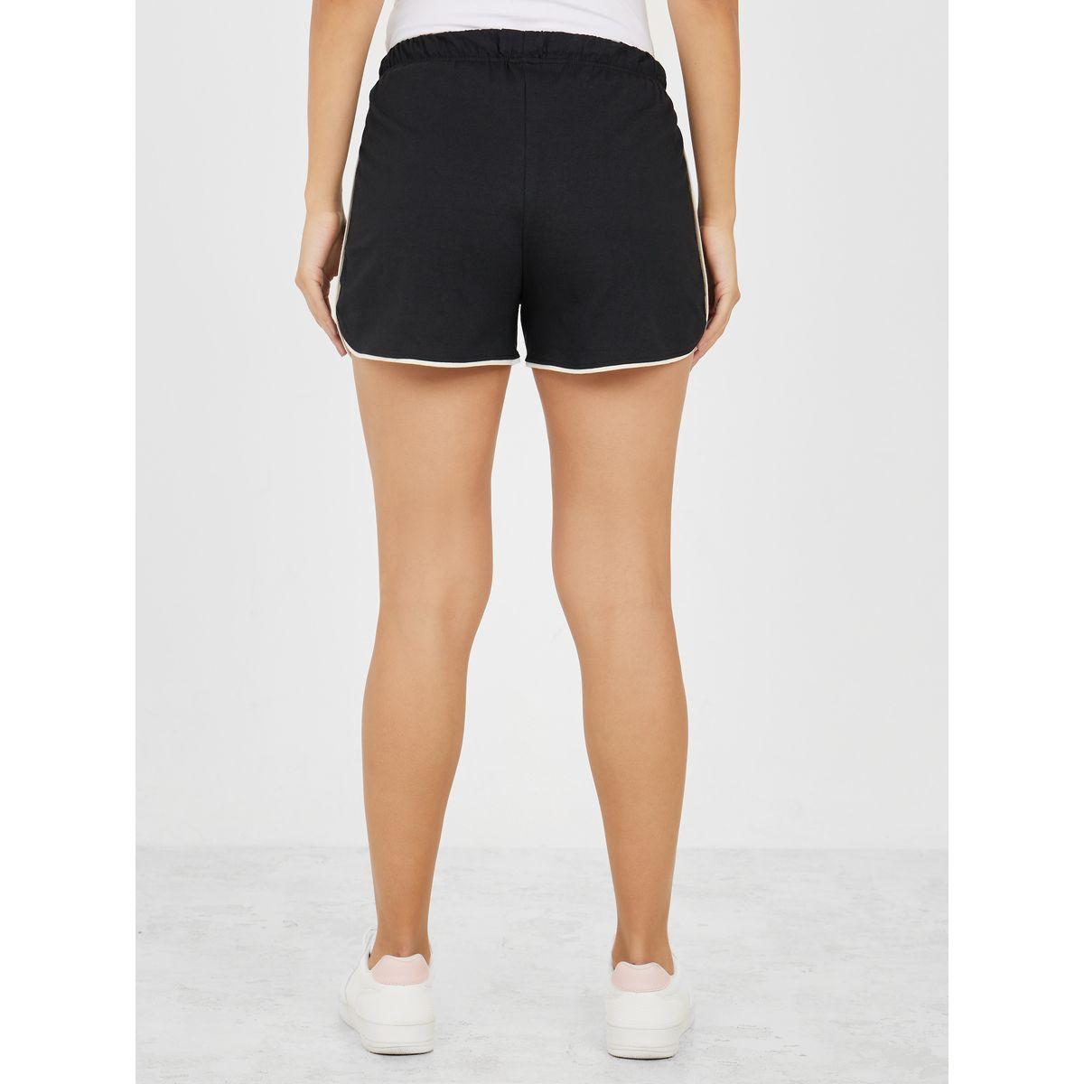 شورت سادة بتفاصيل محزوزة-women-clothing-bottoms-shorts-image-1