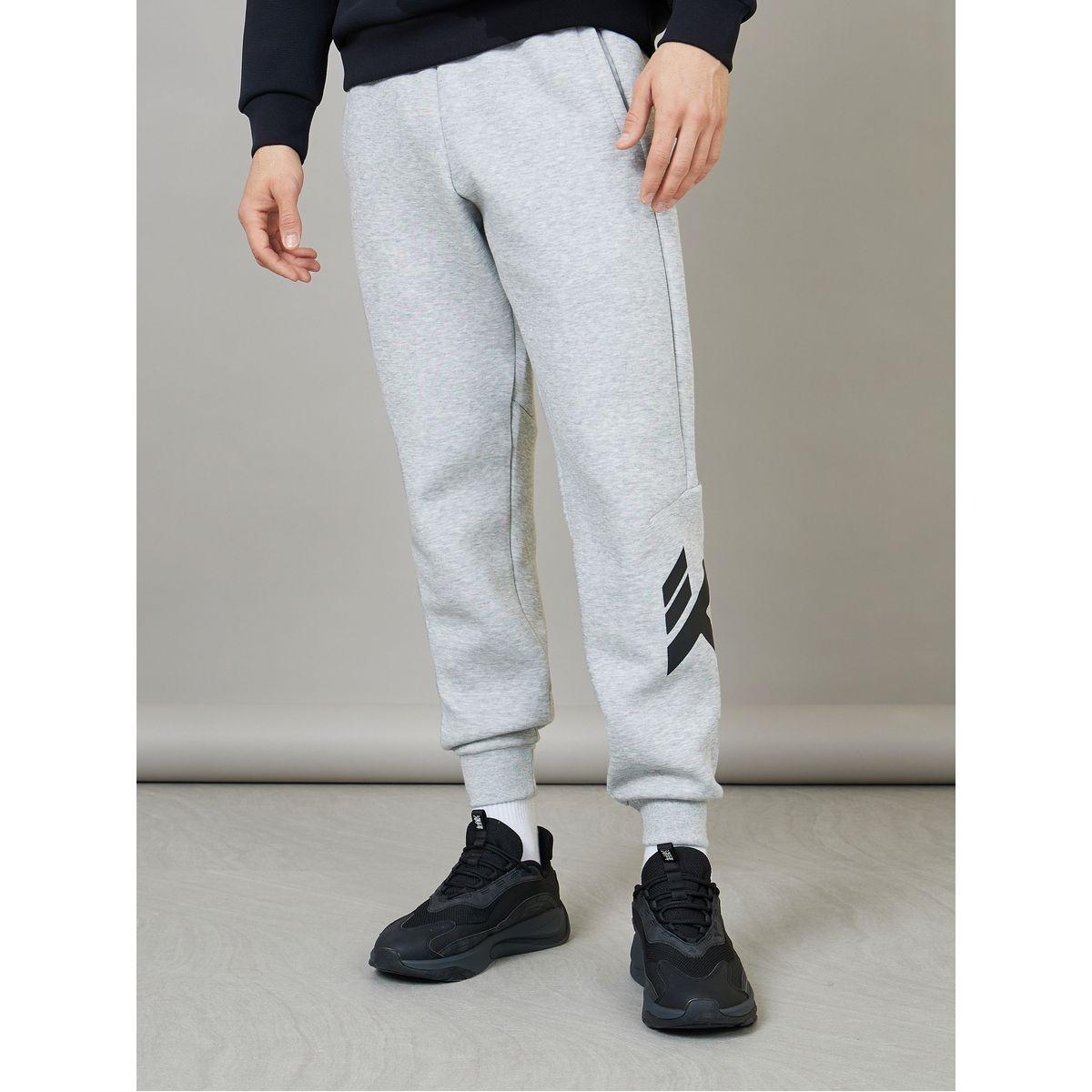 بنطال رياضي محبوك بطبعة جرافيك-men-clothing-bottoms-joggers-image-1
