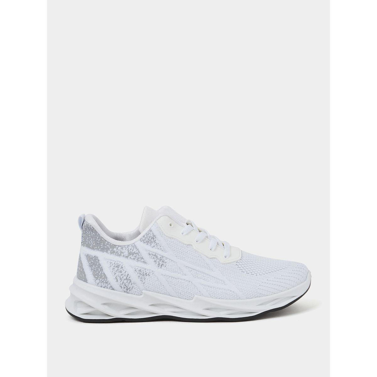 Styli Hollow Outsole Mesh Patterned Upper Sneakers-men-shoes-sneakers-image-1