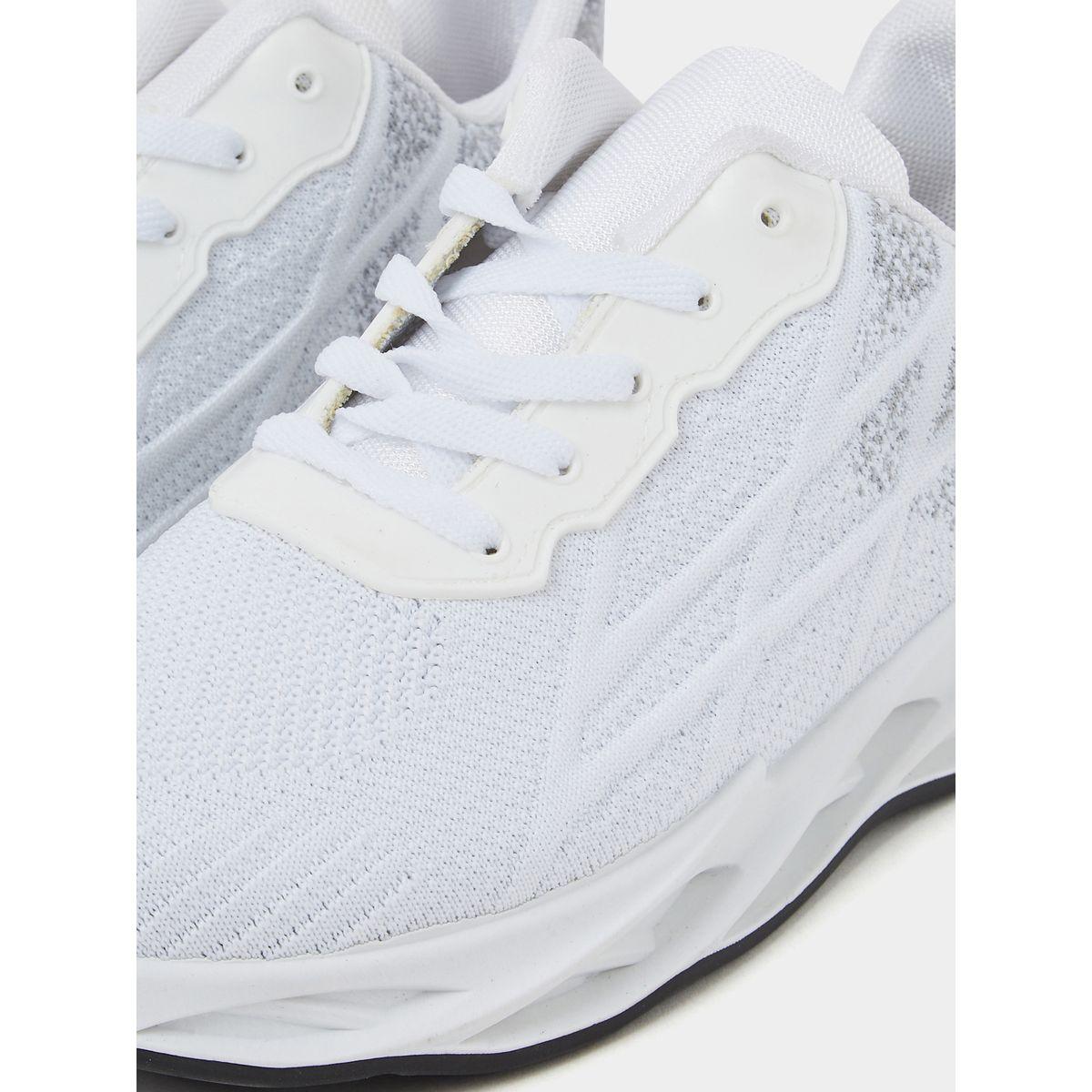حذاء سنيكرز بتفاصيل شبكية-men-shoes-sneakers-image-3