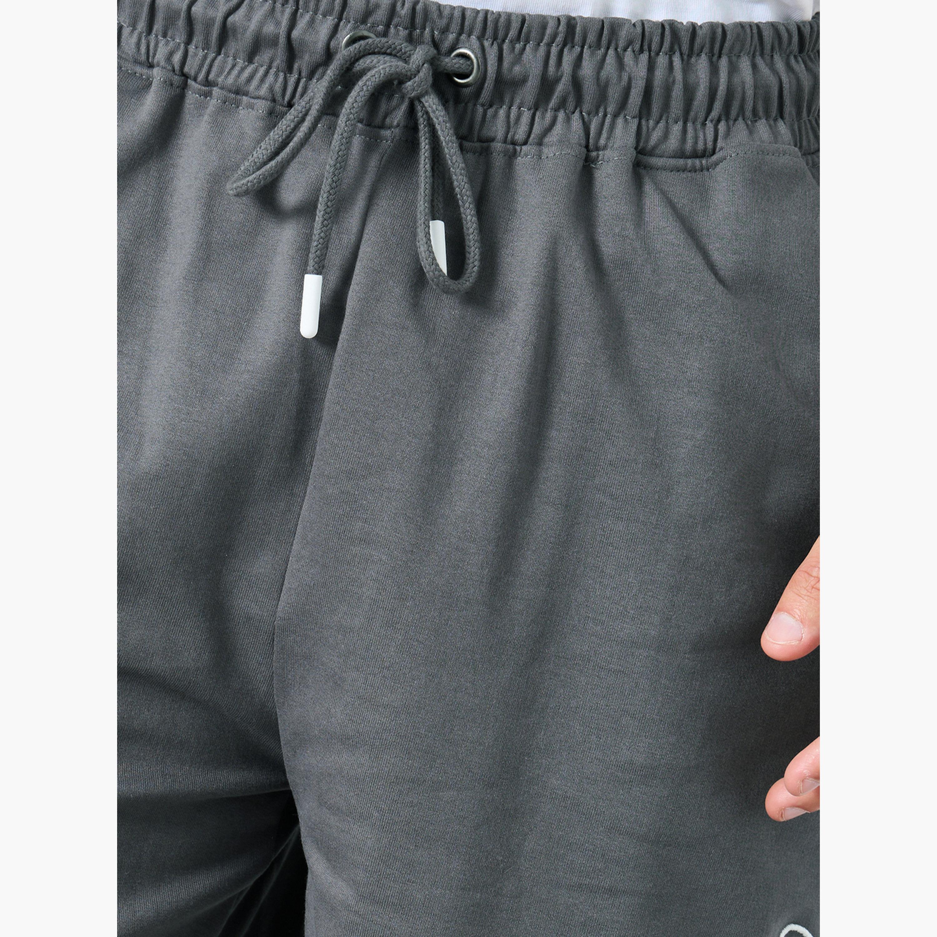 ستايلي - شورت تيري قطني مقاس كبير اوفر سايز  بطبعة شعار-men-clothing-bottoms-shorts-image-4