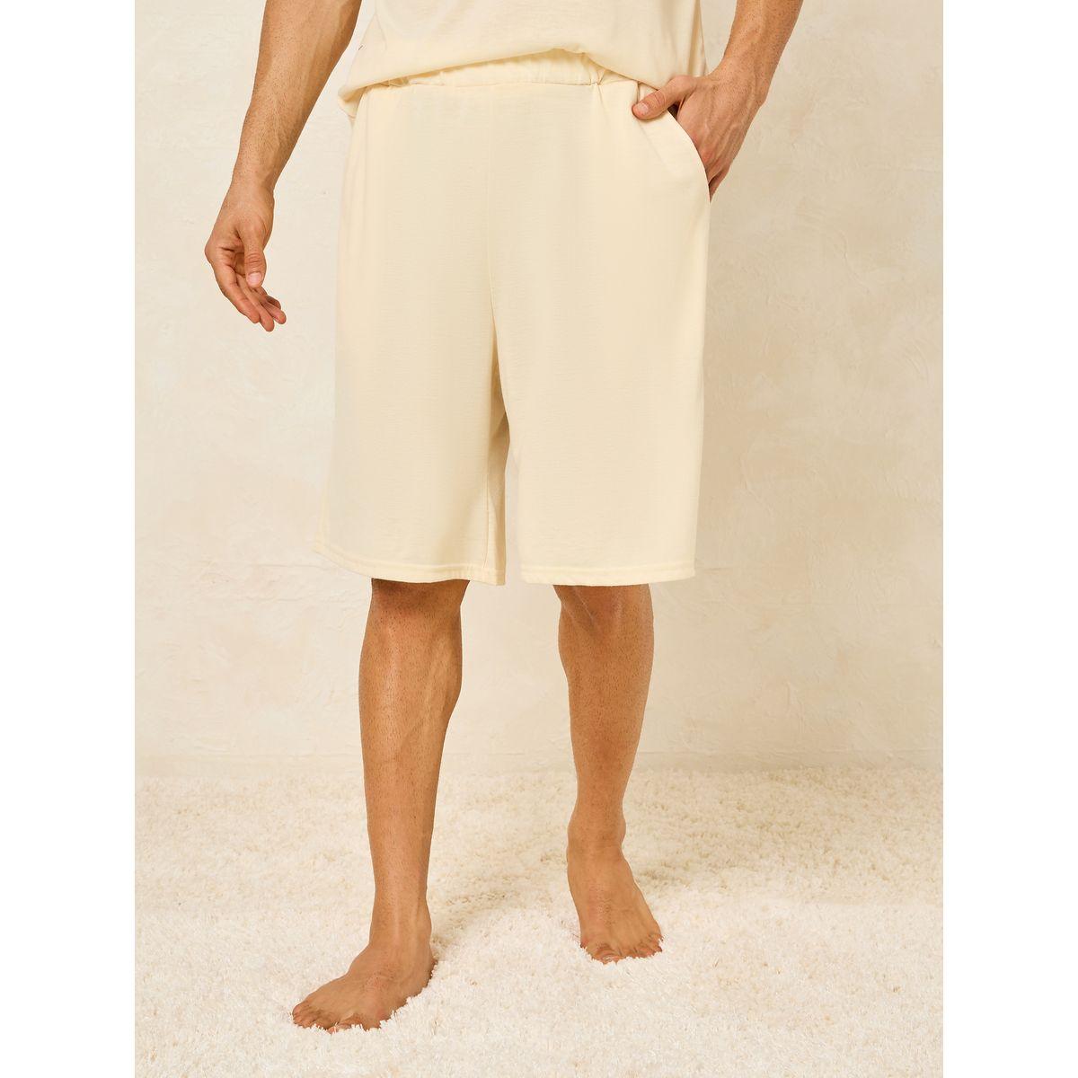 مجموعة من شورت وتيشيرت بطبعة جرافيك-men-clothing-nightwear-sets-image-4