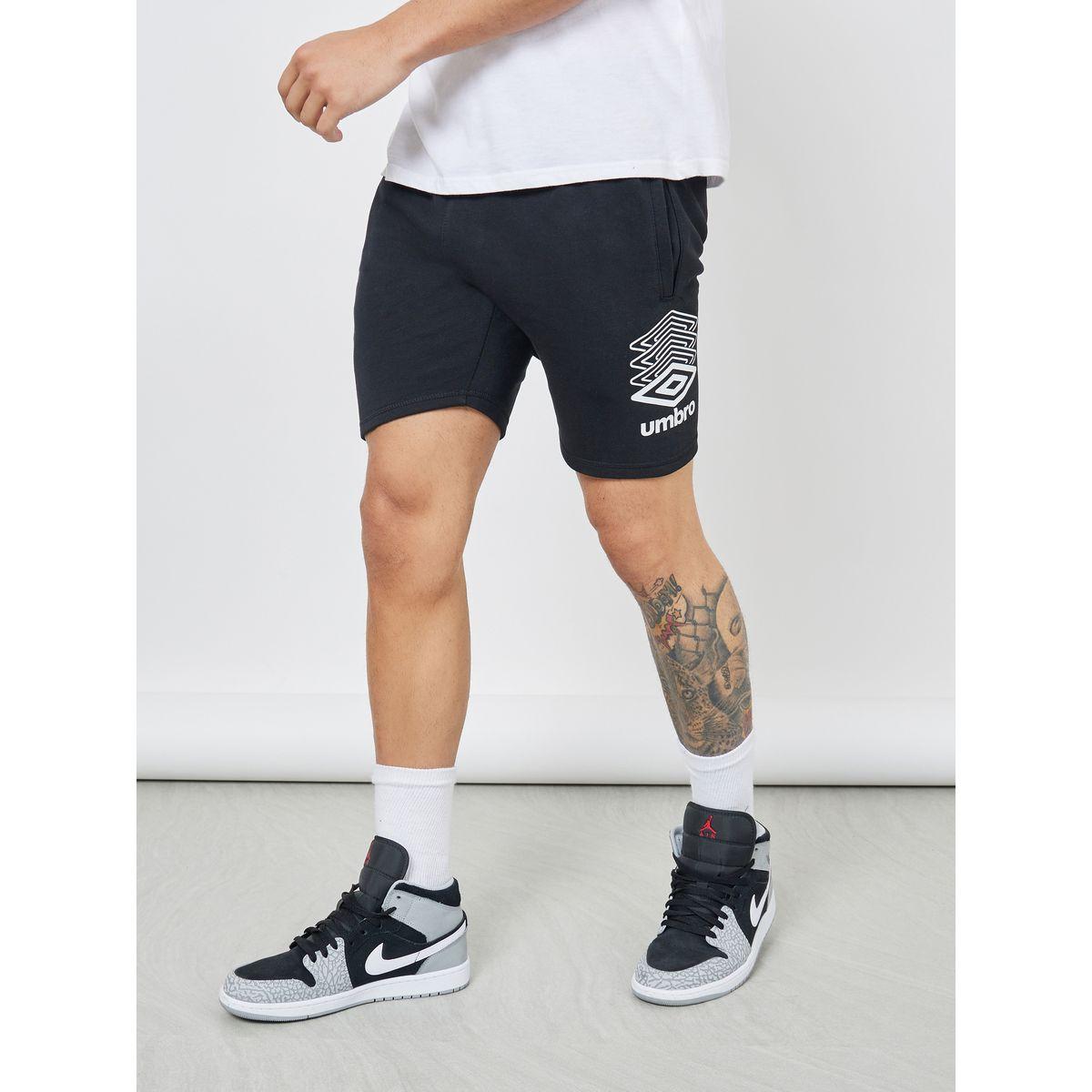 شورت محبوك مطبع بشعار الماركة-men-clothing-sportswearandactivewear-bottoms-image-4