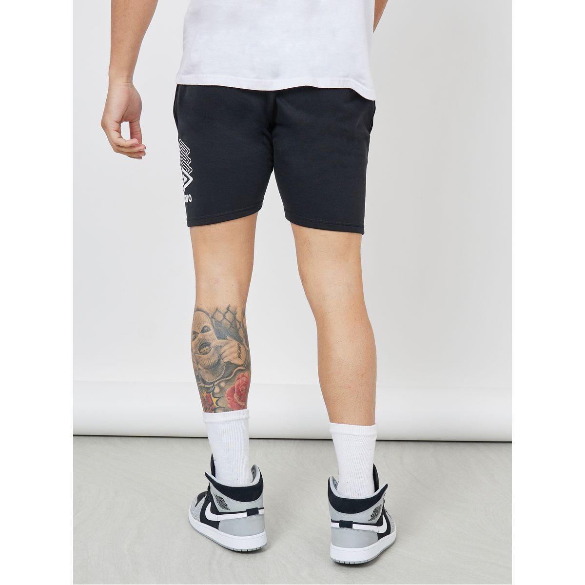 شورت محبوك مطبع بشعار الماركة-men-clothing-sportswearandactivewear-bottoms-image-2