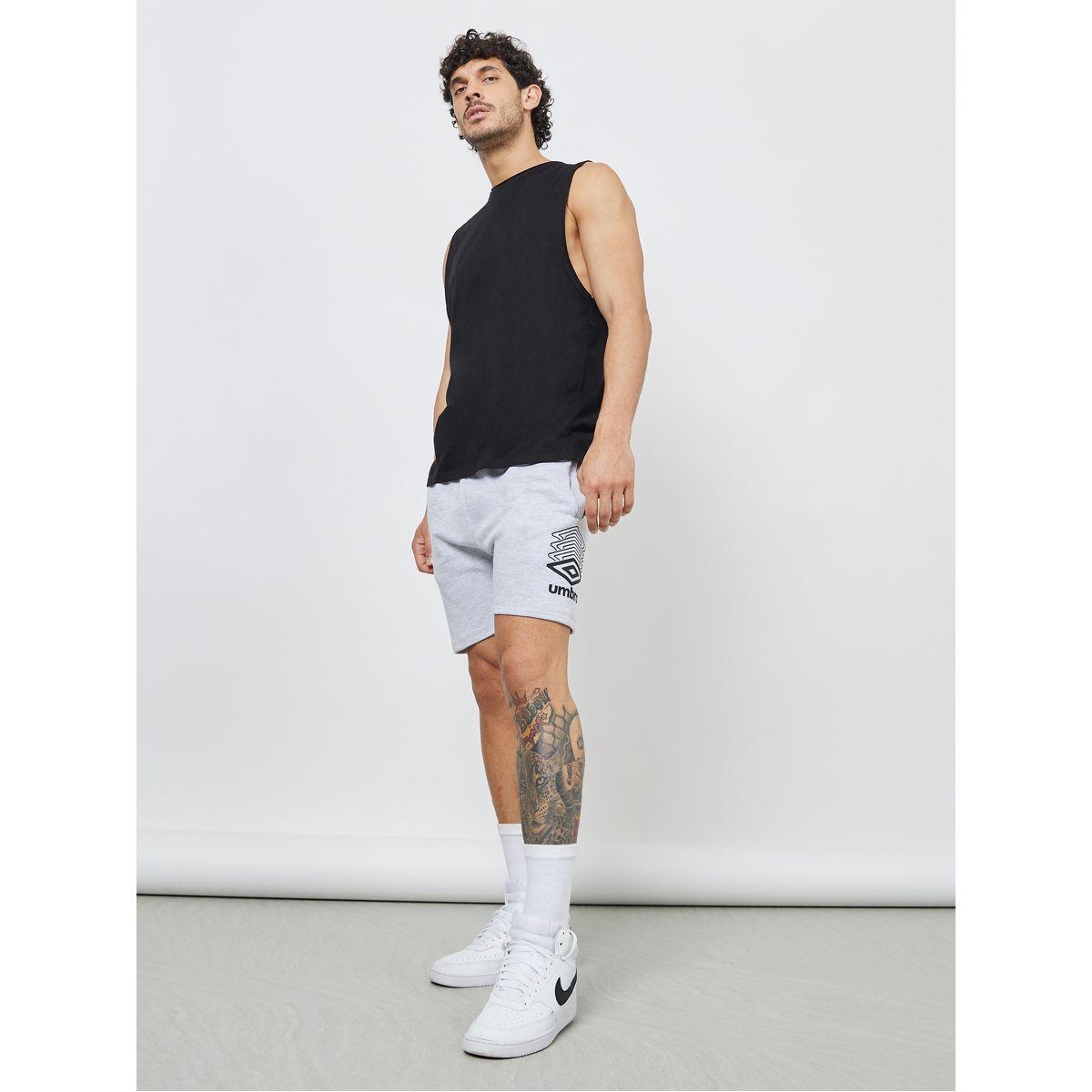 Umbro FW Terrace Short-men-clothing-sportswearandactivewear-bottoms-image-2