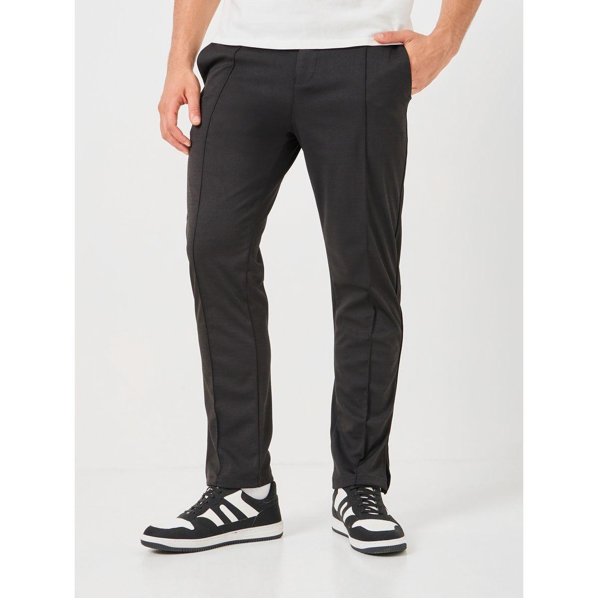 جوغر مزين بشق وحزوز-men-clothing-bottoms-joggers-image-1