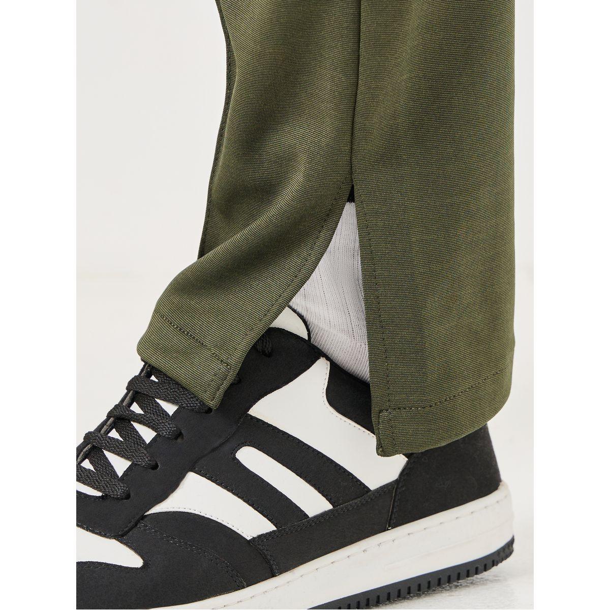 جوغر مزين بشق وحزوز-men-clothing-bottoms-joggers-image-3