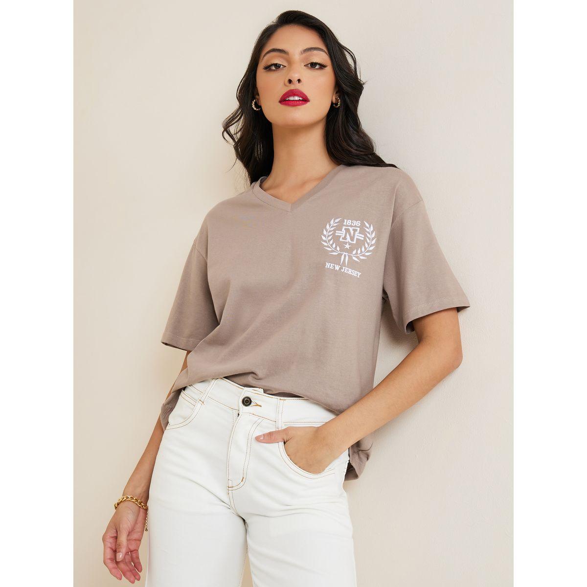 تيشيرت بقصة بوكسي وكتابة مطرزة-women-clothing-tshirts-image-3