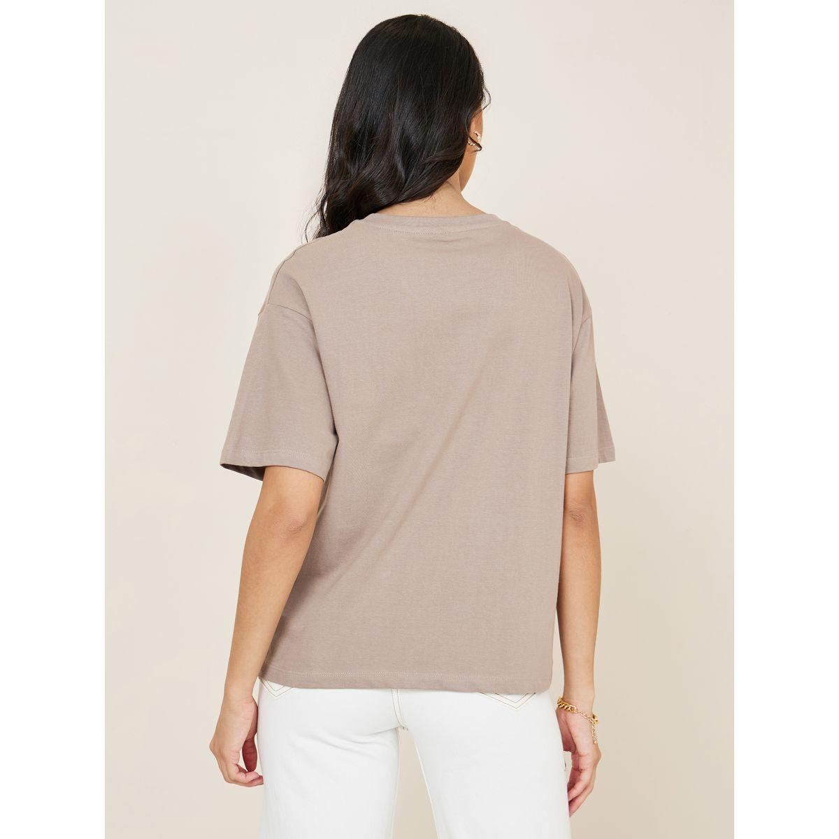 تيشيرت بقصة بوكسي وكتابة مطرزة-women-clothing-tshirts-image-6