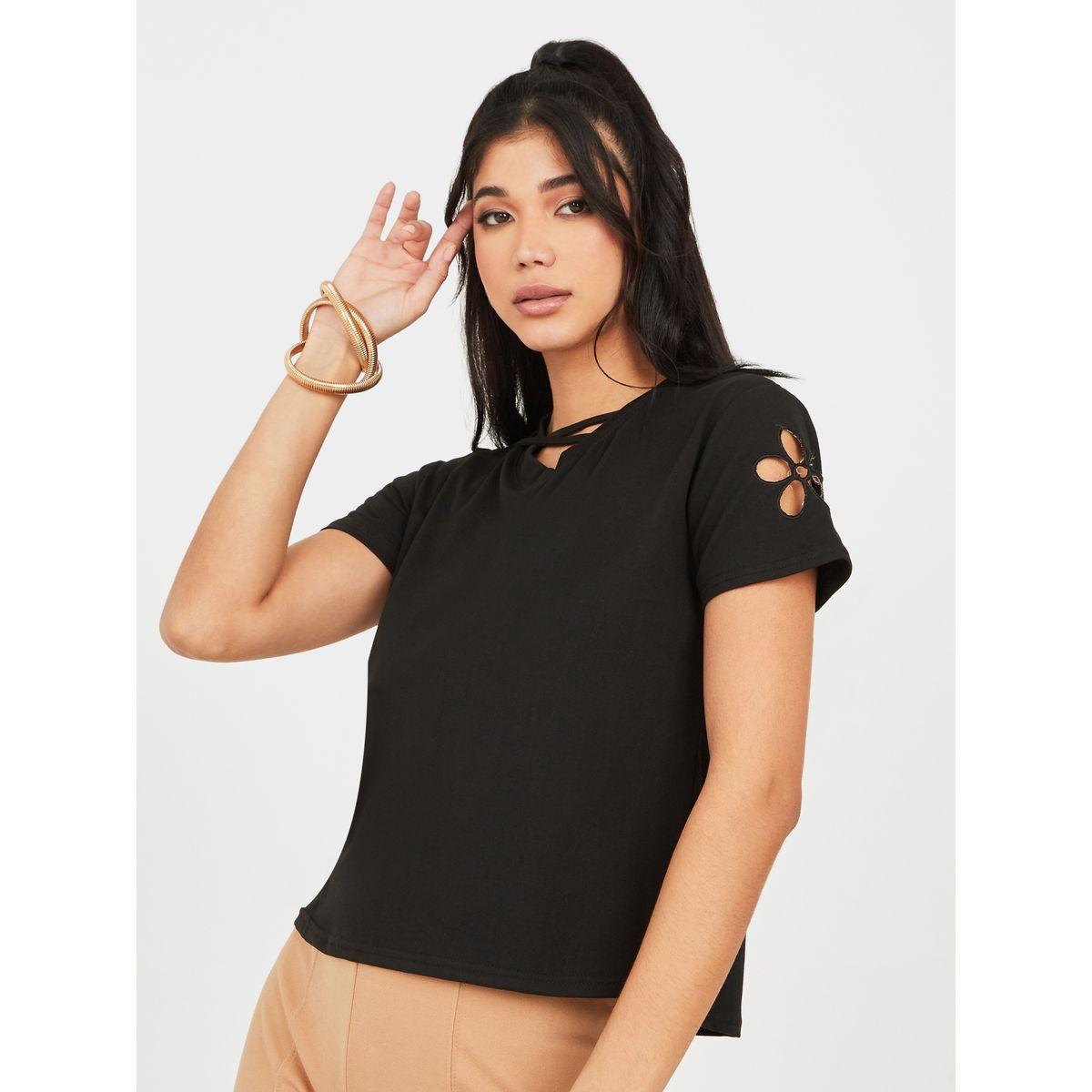 تيشيرت كاجوال مزين بفتحات-women-clothing-tshirts-image-3
