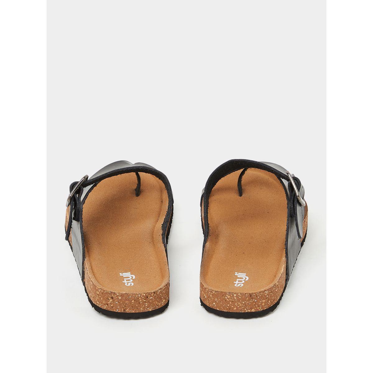 Styli Toe Post Detail Buckle Trim Comfort Sandals-women-shoes-sandals-flats-image-5