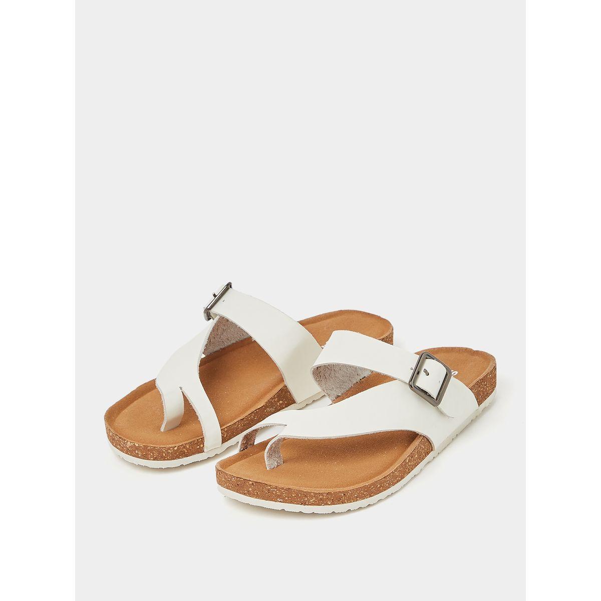 صندل كاجوال بإبزيم غلق-women-shoes-sandals-flats-image-3
