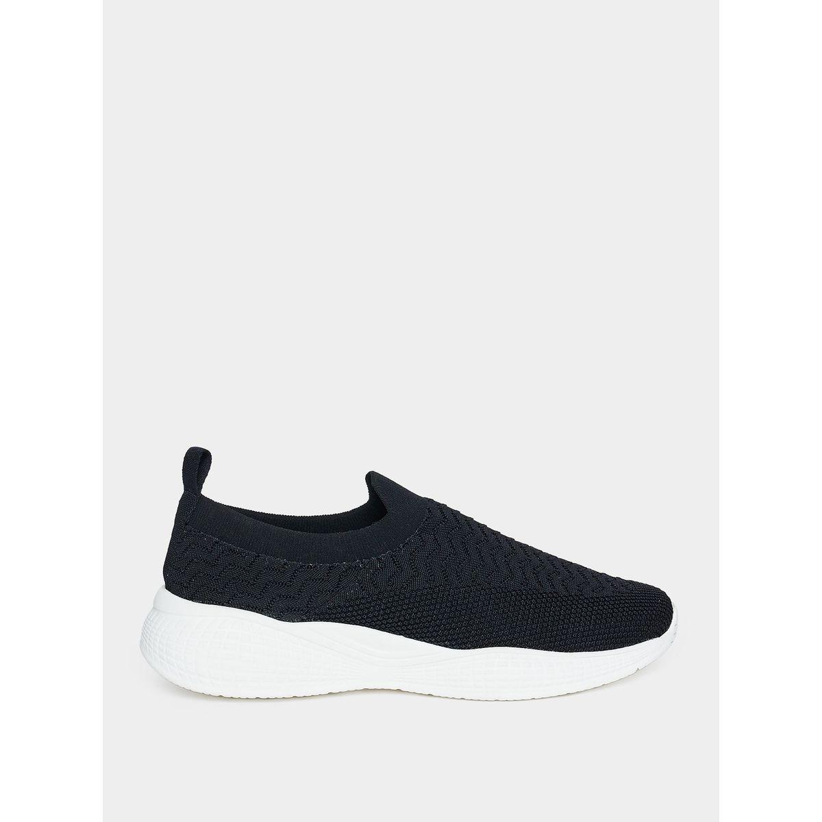 حذاء سنيكرز بتفاصيل محبوكة-men-shoes-sneakers-image-1