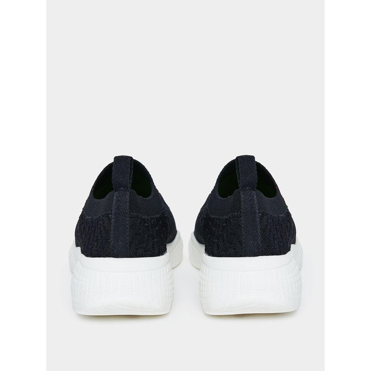 حذاء سنيكرز بتفاصيل محبوكة-men-shoes-sneakers-image-3