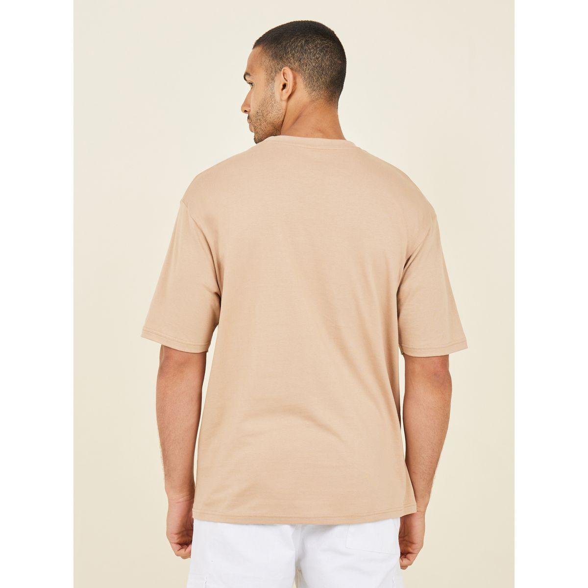 تيشيرت فضفاض بتداخلات مدروزة-men-clothing-tshirtsandpolos-tshirts-image-4
