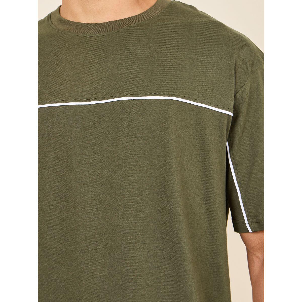 تيشيرت واسع بتفاصيل مدروزة-men-clothing-tshirtsandpolos-tshirts-image-3
