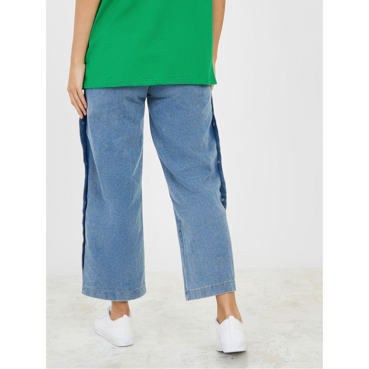 جينز بقصة مستقيمة وأزرار جانبية-women-clothing-bottoms-jeans-image-4