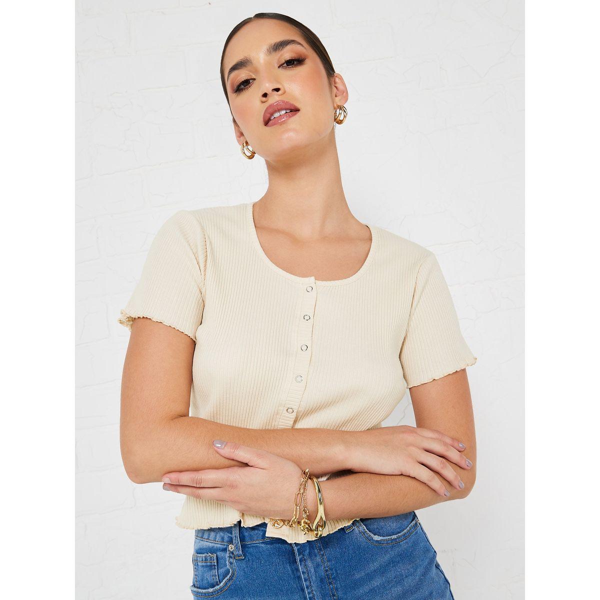تيشيرت قصير بقصة عادية وأزرار-women-clothing-tshirts-image-1