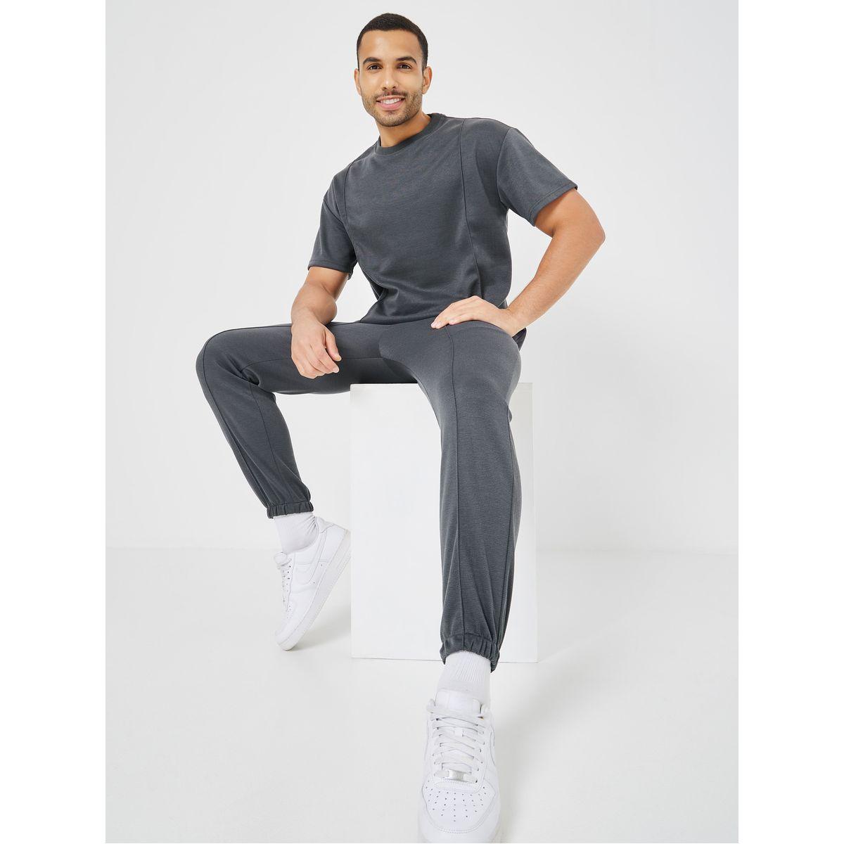 طقم منسق من ( جوغر + تيشيرت )-men-clothing-coordsets-image-1