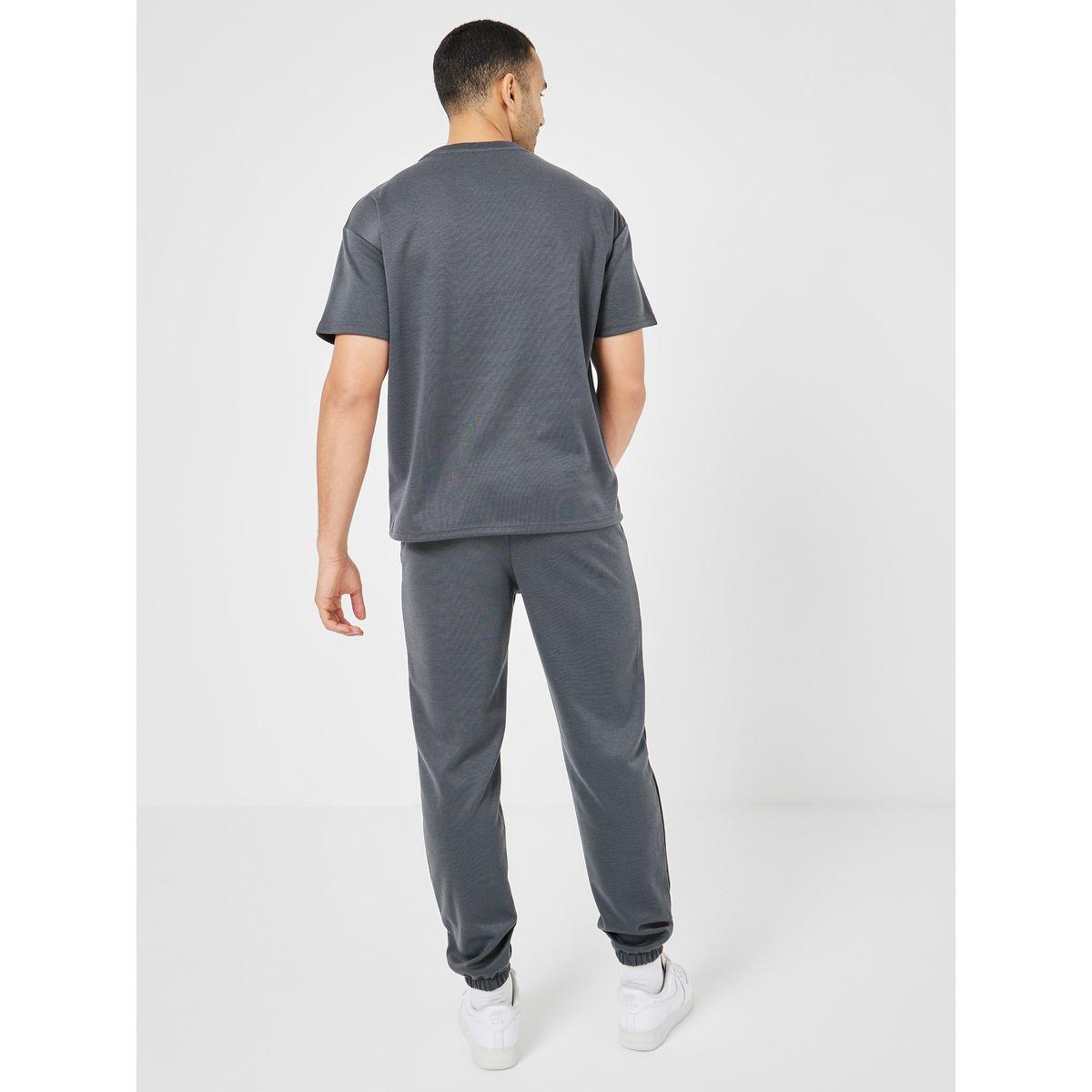 طقم منسق من ( جوغر + تيشيرت )-men-clothing-coordsets-image-6