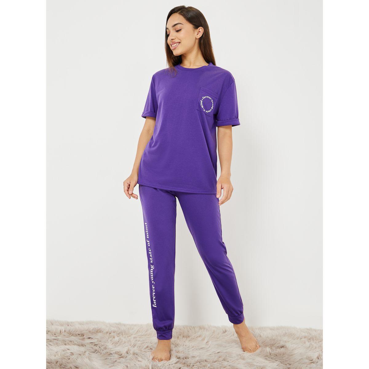 Styli Unwind Slogan Print Pocket Detail T-Shirt & Pyjama Set-women-clothing-nightwear-pyjamas-longsets-image-1