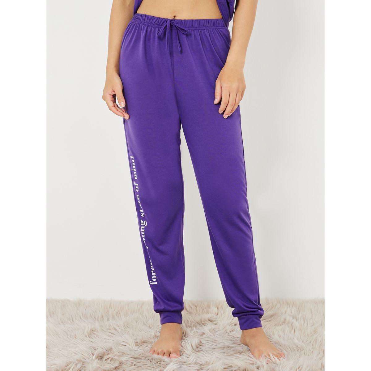 Styli Unwind Slogan Print Pocket Detail T-Shirt & Pyjama Set-women-clothing-nightwear-pyjamas-longsets-image-4