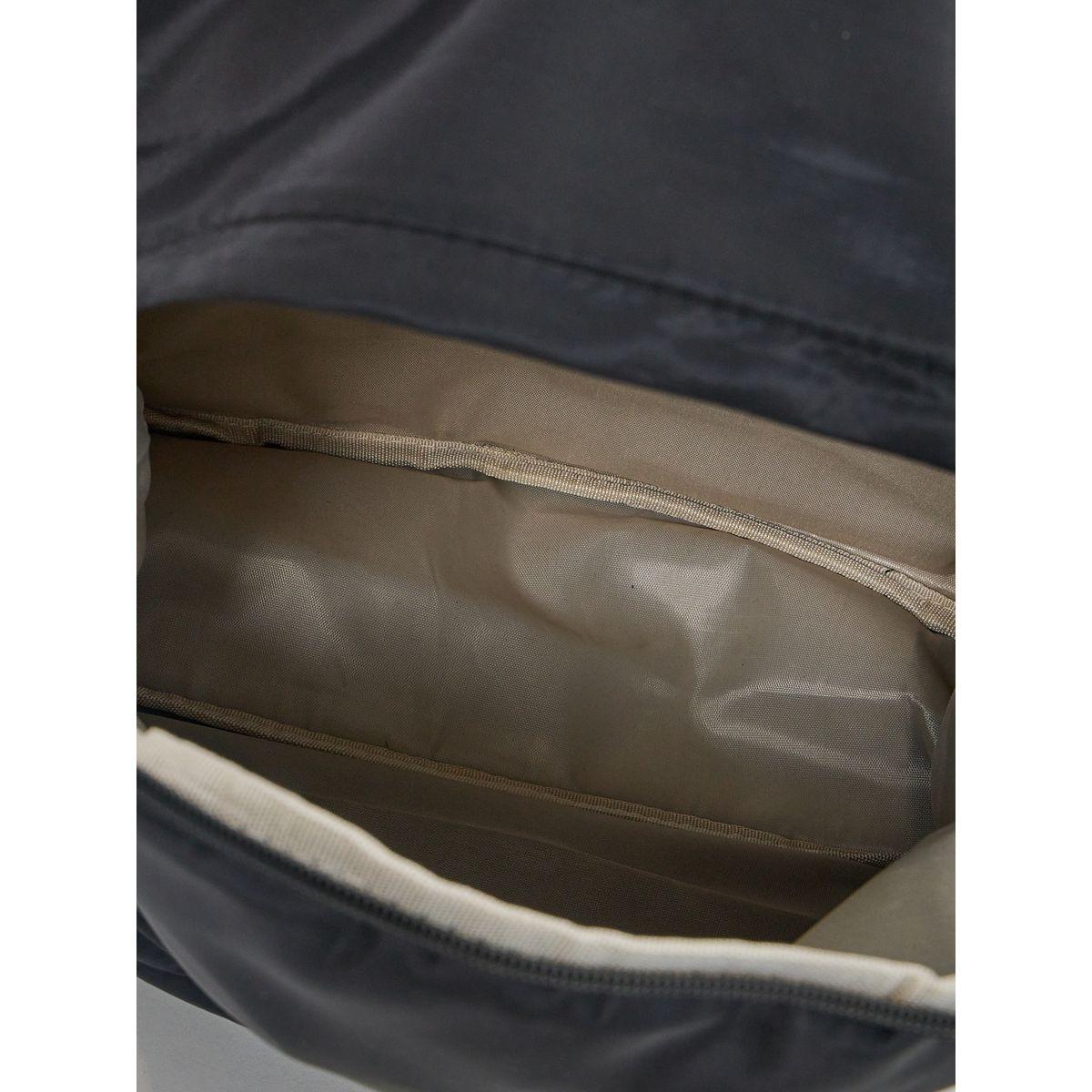 شنطة ظهر مزينة بشارة-women-bagsandwallets-backpacks-image-1