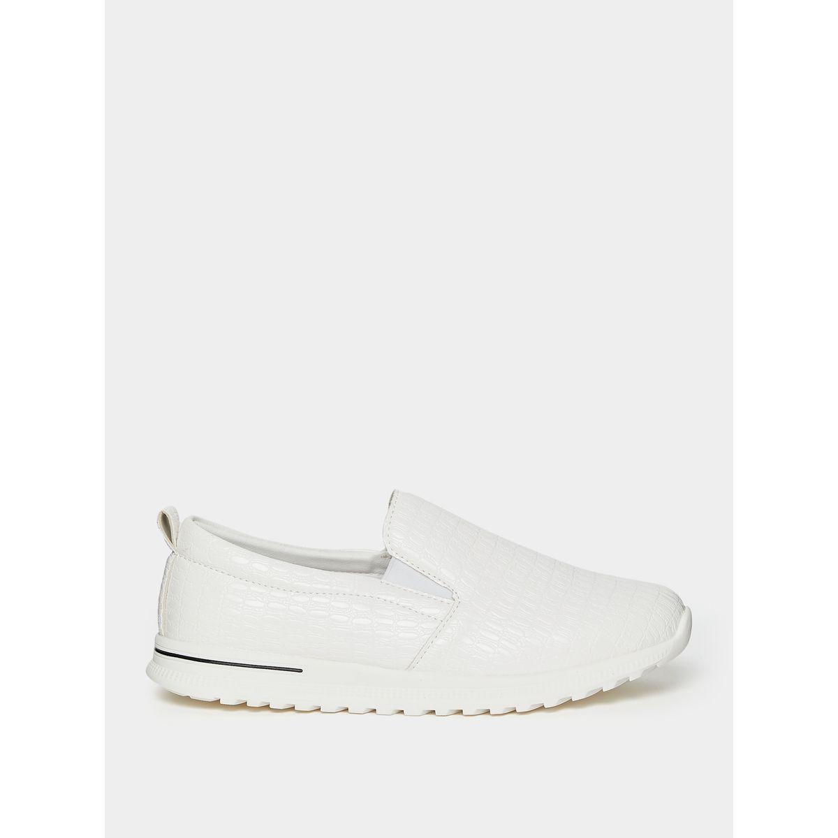 حذاء بتفاصيل بارزة الملمس-women-shoes-sneakers-image-2