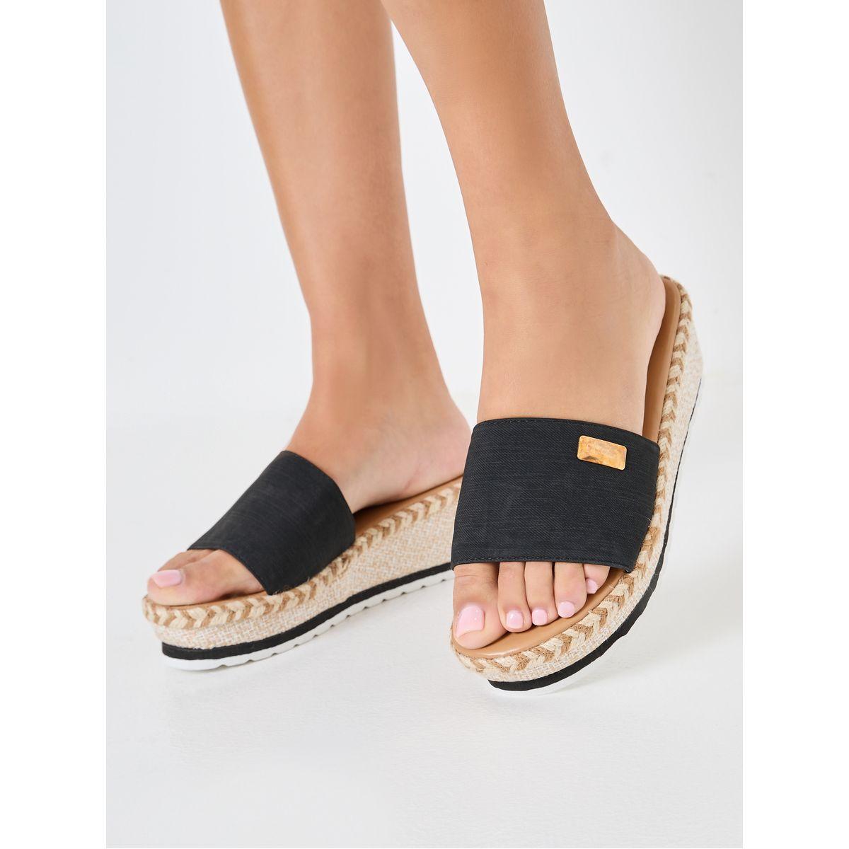 صندل بتفاصيل بارزة الملمس-women-shoes-heels-image-1