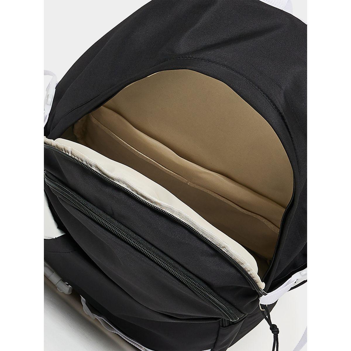 شنطة ظهر بمشبك غلق-women-bagsandwallets-backpacks-image-1