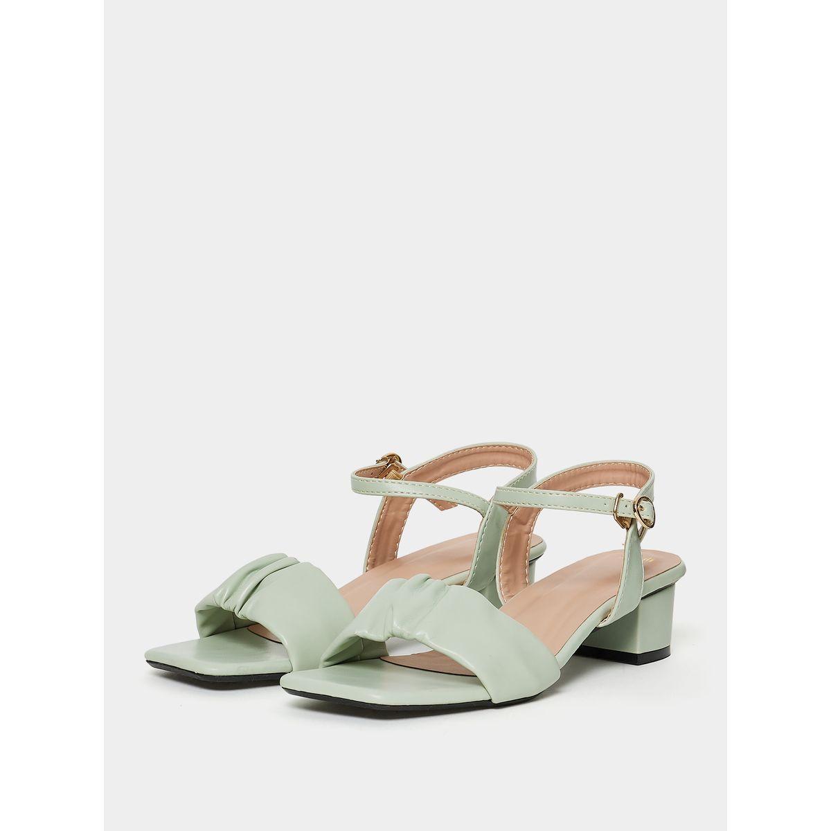 صندل كاجوال بكعب منخفض-women-shoes-sandals-flats-image-2