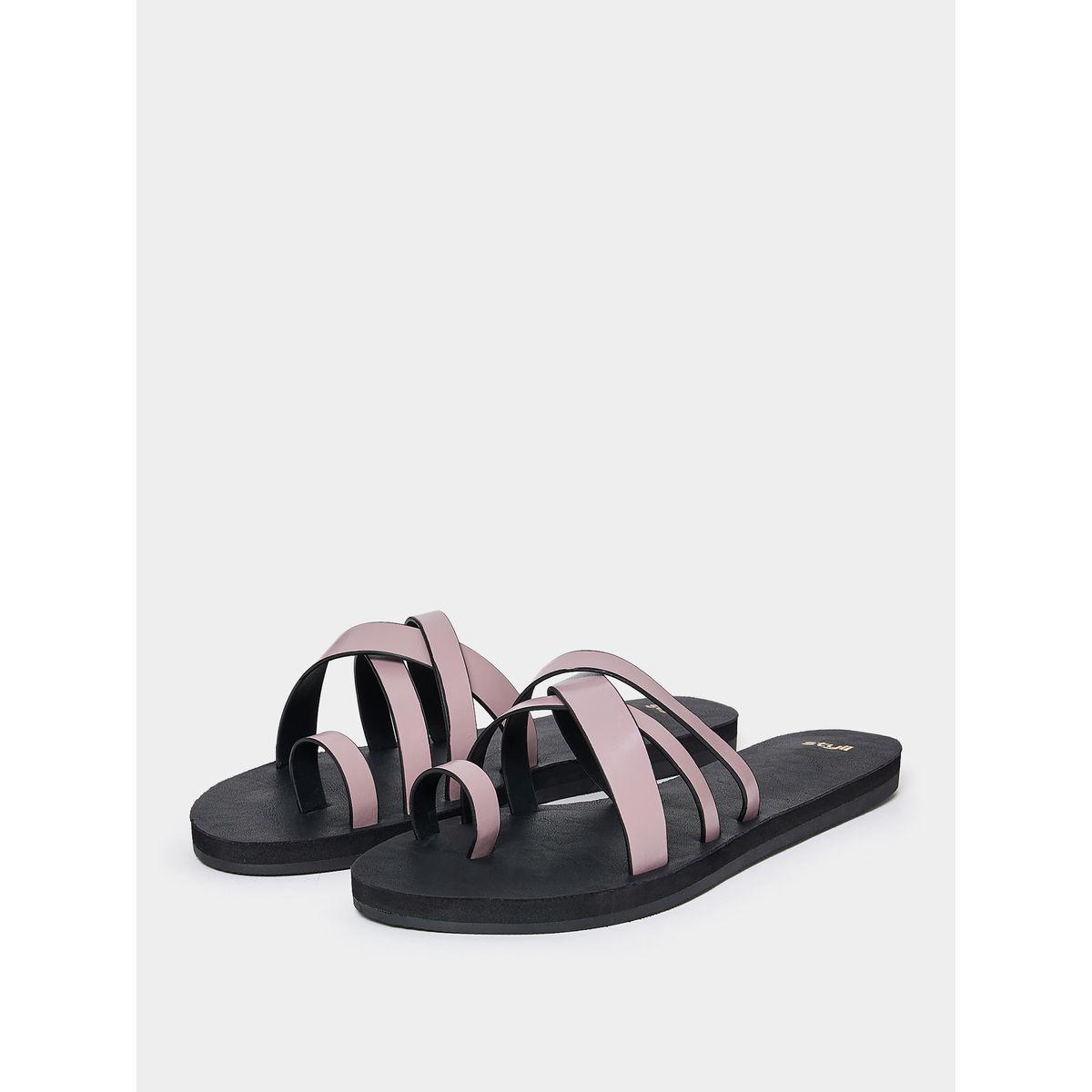 صندل فلات بسيور كروس-women-shoes-sandals-flats-image-2