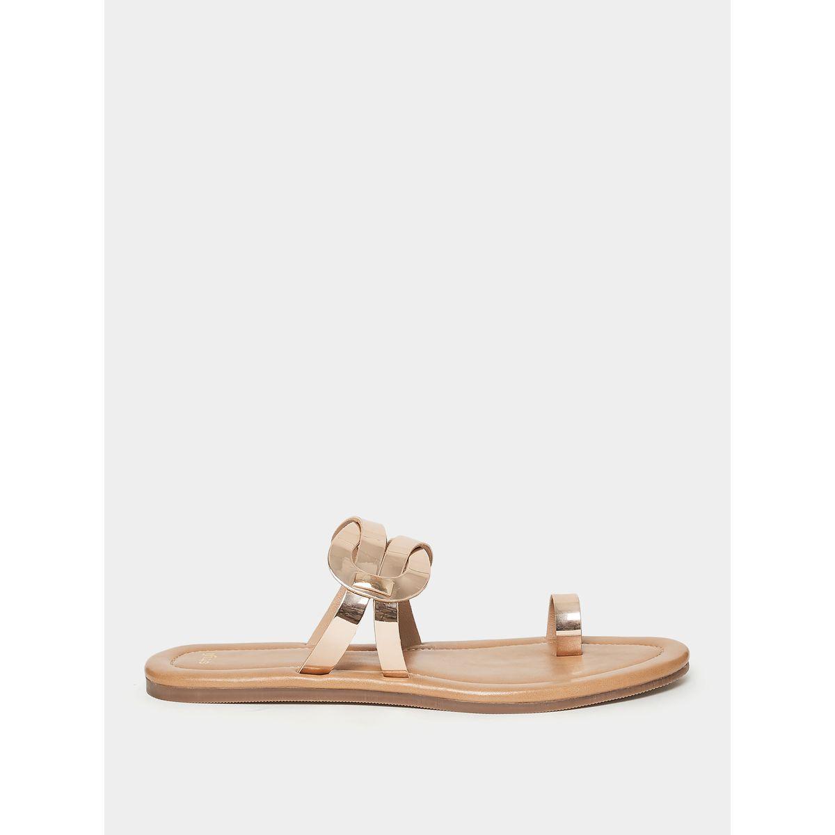 صندل فلات بسيور لامعة-women-shoes-sandals-flats-image-2