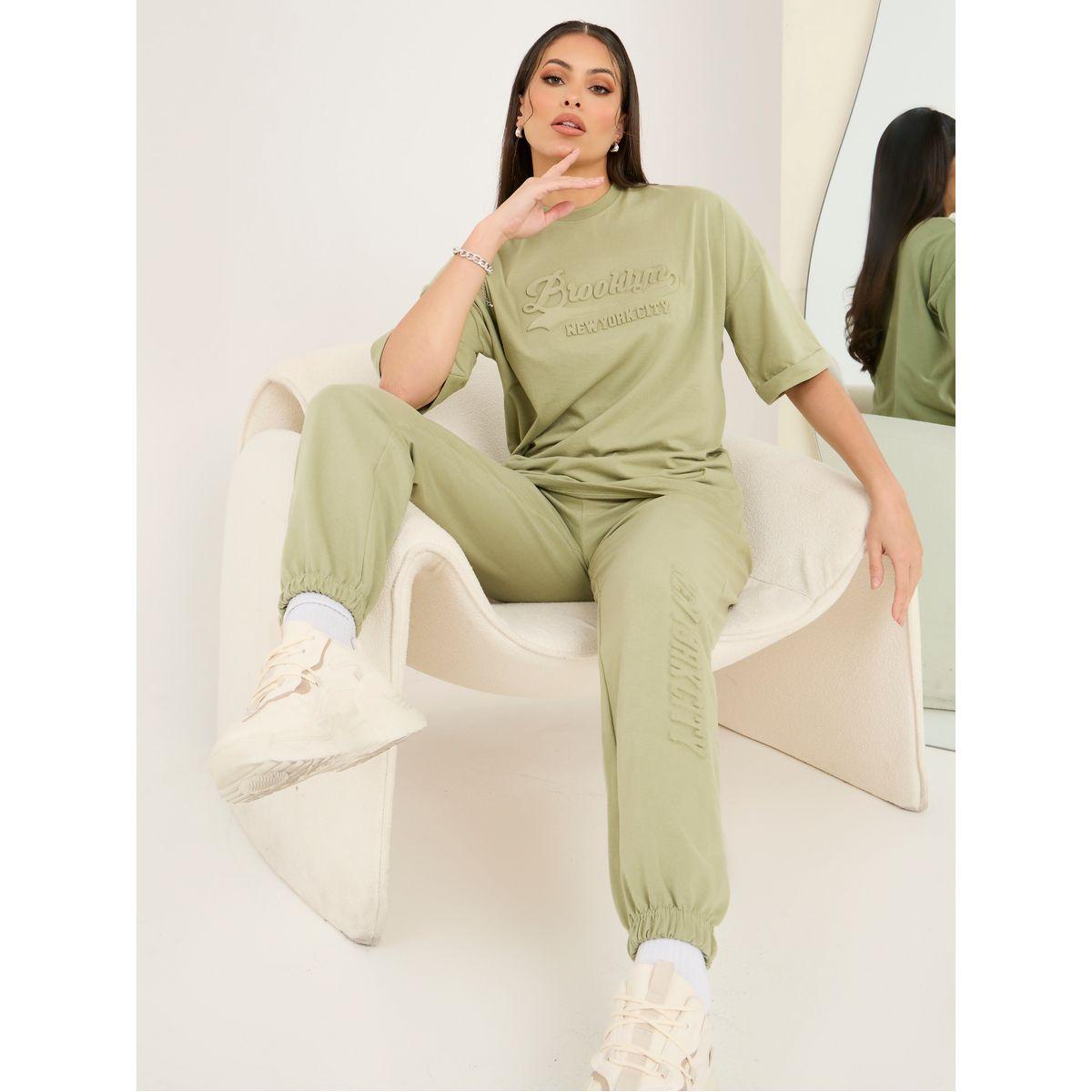 طقم منسق من ( جوغر + تيشيرت )-women-clothing-coordsets-image-1