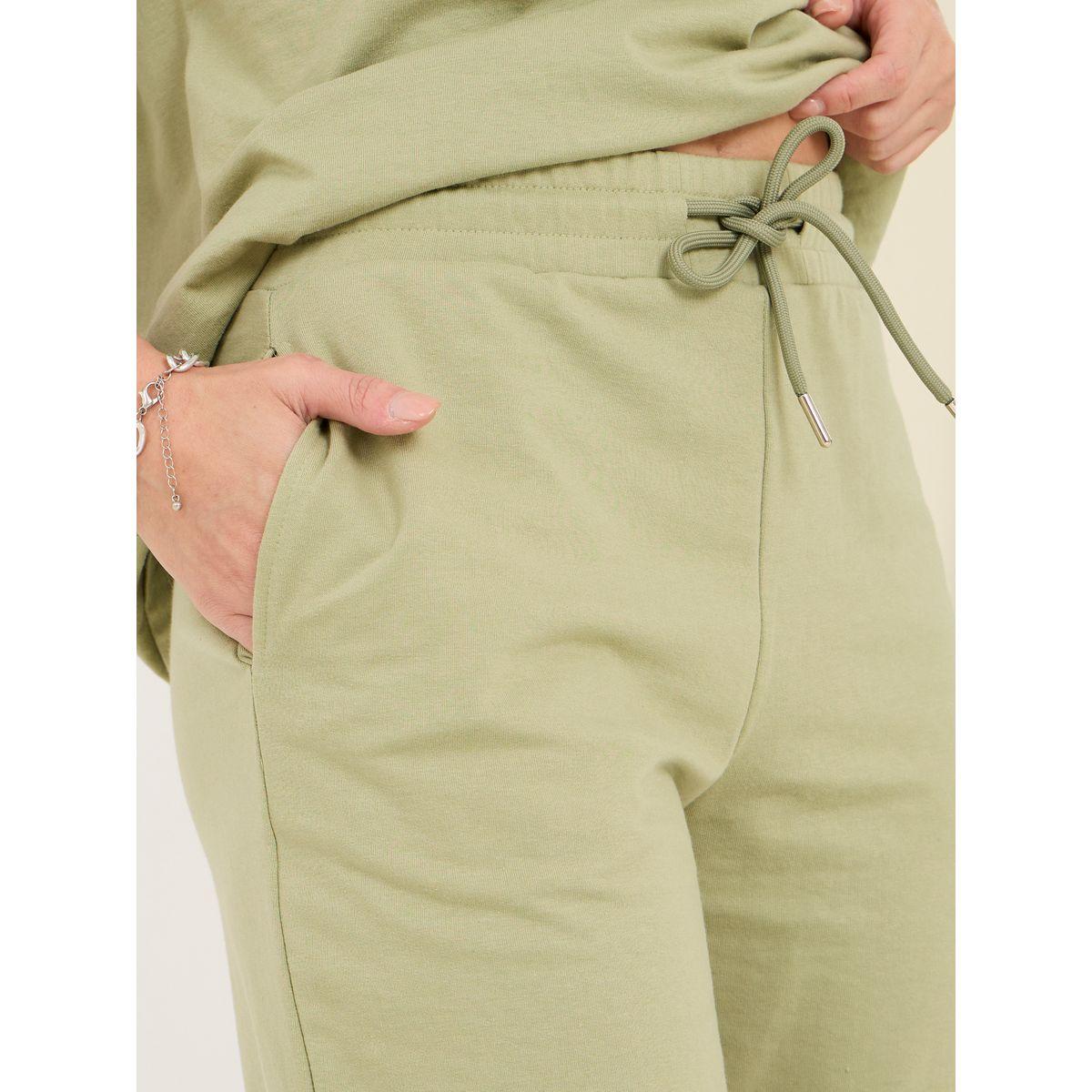 طقم منسق من ( جوغر + تيشيرت )-women-clothing-coordsets-image-7