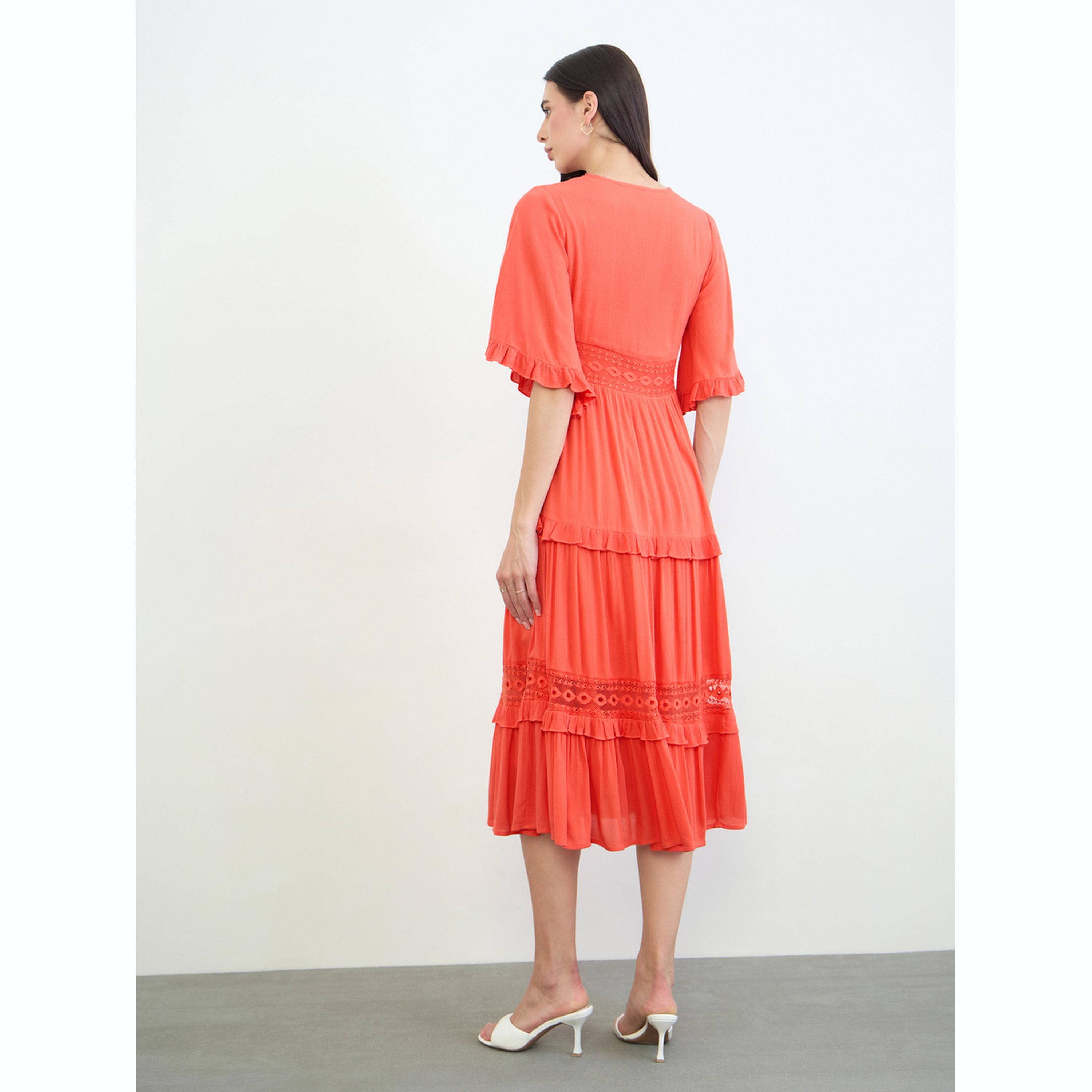 فستان ميدي مظهر ذو طبقات بتفاصيل دانتيل-women-clothing-dresses-image-5